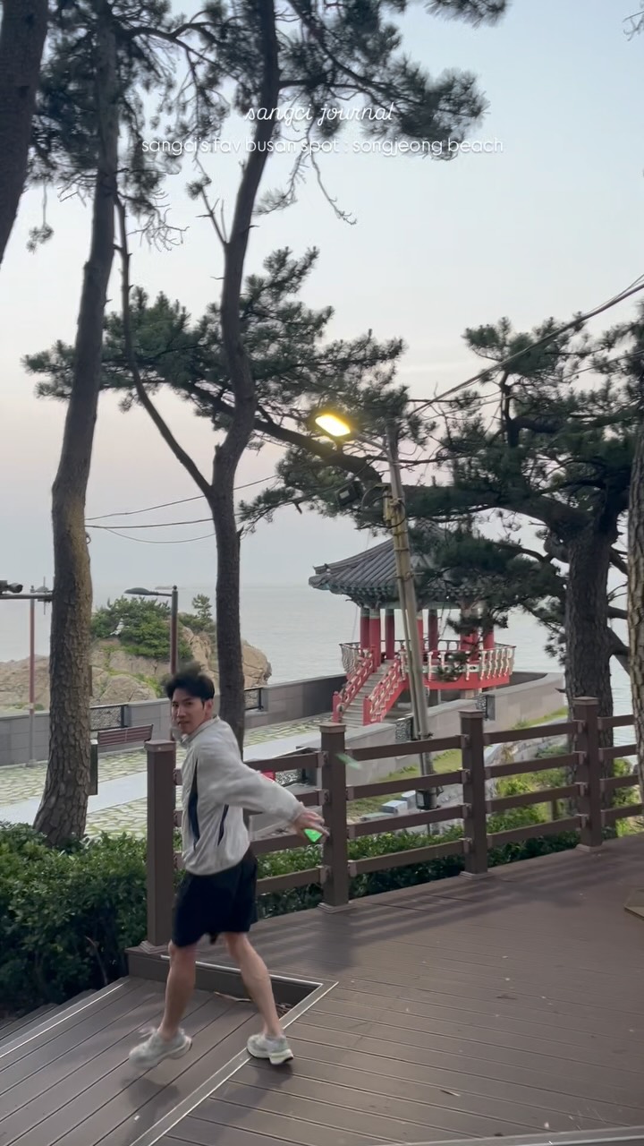 #explore_busan_with_sangci
@sangci.journal
our favorite busan spot
📍Songjeong Beach
We love this place not because it’s flashy or famous — but because it’s quiet.
A peaceful ocean breeze, soft sand, and space to just… breathe.
We’re not big fans of crowded tourist spots, so Songjeong feels like a small escape.
#sangcijournal #busandiary #songjeongbeach #quietplaces #slowliving #busantravel
