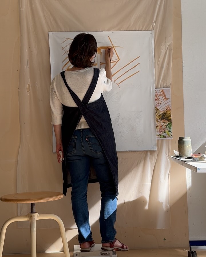 The silent hours.🤫
There is the hand that works and engages the body, and the mind that wanders. The trick is to link them together at this moment of painting.✨
@isadoraduncan
@pinterest
#artwork #workshop #artistsoninstagram #studioday #painting #workinprogress #artistprocess #process #mindbodybalance #mindfulness #creativity #creativeprocess #drawingwithpaint #drawyourvision #nadegemarneffeart