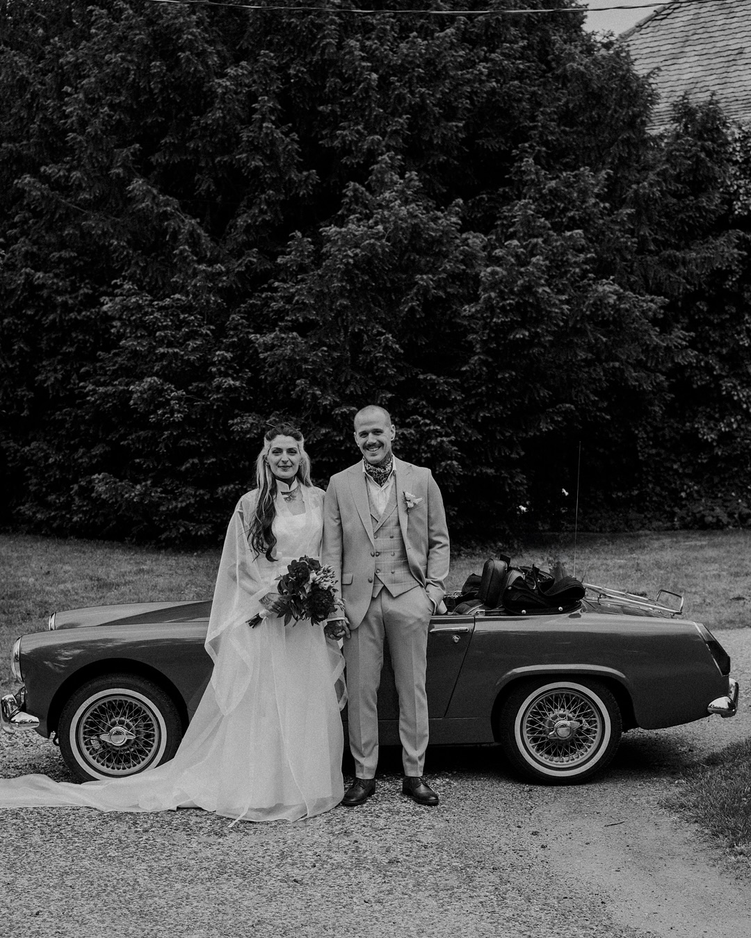 Brigi & Mark's super cool wedding with the lovliest people✨
.
.
#weddingshoot #weddingphotographers #destinationwedding #analogvibes #zenitphoto #fujixseries #fujiphotographer #coolwedding #weddingteamhungary #hungarianphotographer #weddingportrait #elegantwedding #wedventuremag #wedvibes #destinationweddingphotographers #newyorkbridesmag #bridestrory #bridesofinstagram #bridestyle #bridetobride #voguebride #portrait_vision