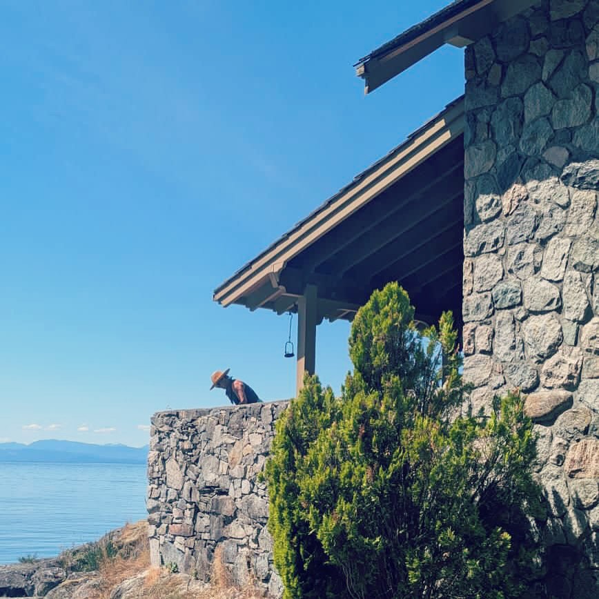 Another lovely moment at work captured by @chantale_hl ! 💚