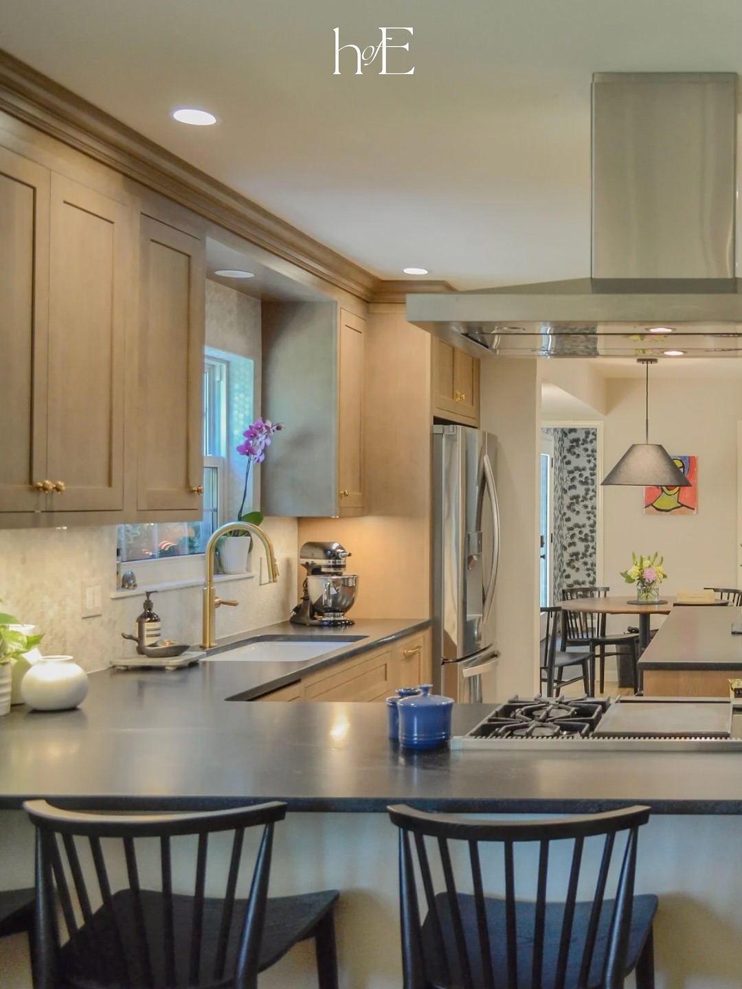 STUNNING!!✨
Check out this amazing project! We cannot get enough of that almond stained white oak cabinets paired with a beautiful honed black granite. The details of this projects have been so dreamy and so worth the wait!
This projects would obviously not be possible without our amazing clients!
Follow for more project inspiration or reach out today to start your own project. Fill out new project inquiry (link in bio)
#houseofeon #kitchenrenovation #interiordesign #whiteoakcabinets #denverdesign #coloradodesigner #blackhonedgranite #graniteimports
