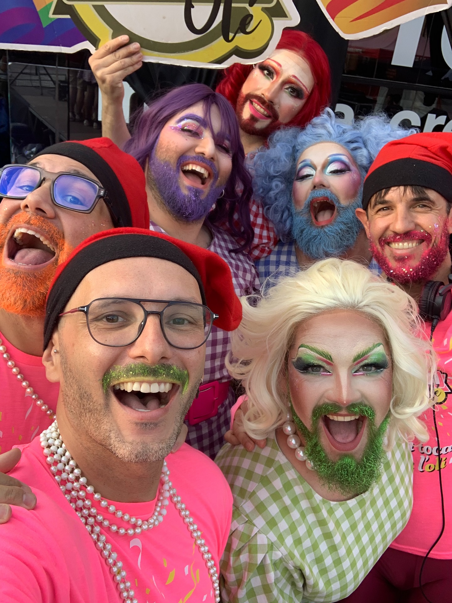 GRÀCIEEEEEEEES TERRASSSAAAAA!!!
🏳️🌈✨🎊🏳️⚧️💖 ahir ho vam gaudir, petar, ballar, riure i, sobre tot, ens vam ENXERINOL·LAAAAAR com ens agrada 💪🏻 us portem a la patateta!!!!
@generesterrassa 🙏🏻✨