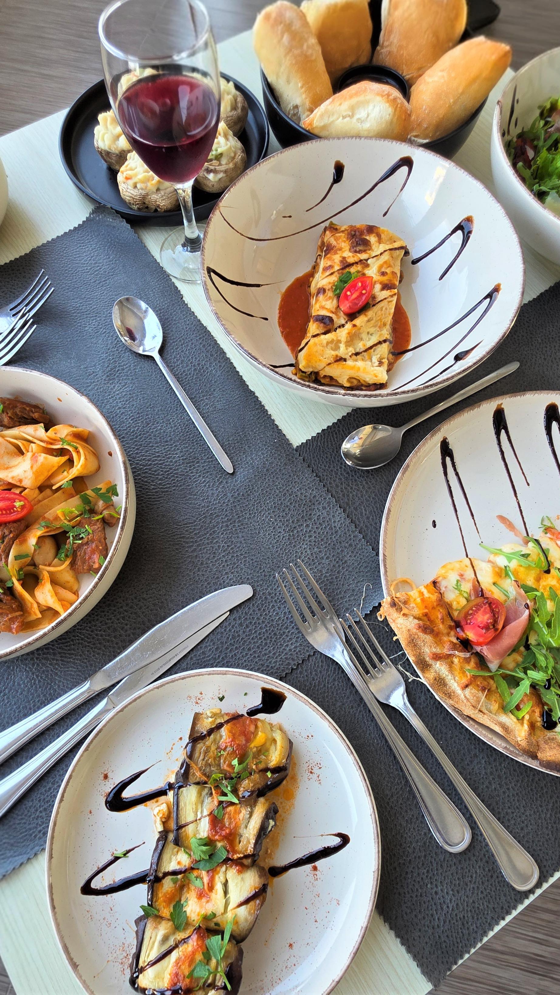 Fresh pasta, rich aromas, unforgettable moments — Italian dining at its finest.
#virginia_family_resort #rhodes #greece #resort #hotel #familyresort #holiday #italiancousine #pasta #pinsa #hotelfood #travelfood #foodie #hotelrestaurant #vacationeats #italianfood #resortfood #allinclusive #allinclusiveresort