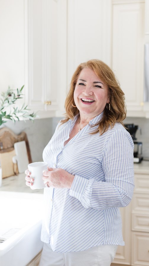 Lifestyle meets wellness meets strategy. 📷🧠 Excited to share a peek into the brand + social media magic we’ve been working on with @drdeebaudoin.