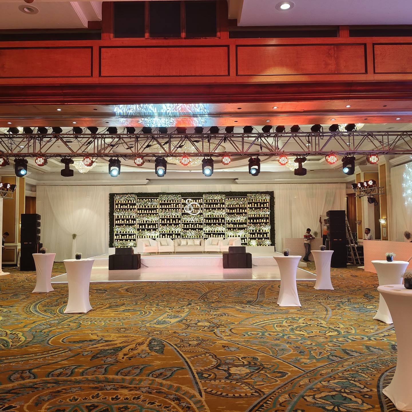 A Roxy Event Services production at the iconic Taj Lands End, Bandra—where love met luxury and DJ Akthar lit up the night. 💍🎧✨
#roxyeventservices #DJsetup #AmbienceLights #roxyevents #audiovisual