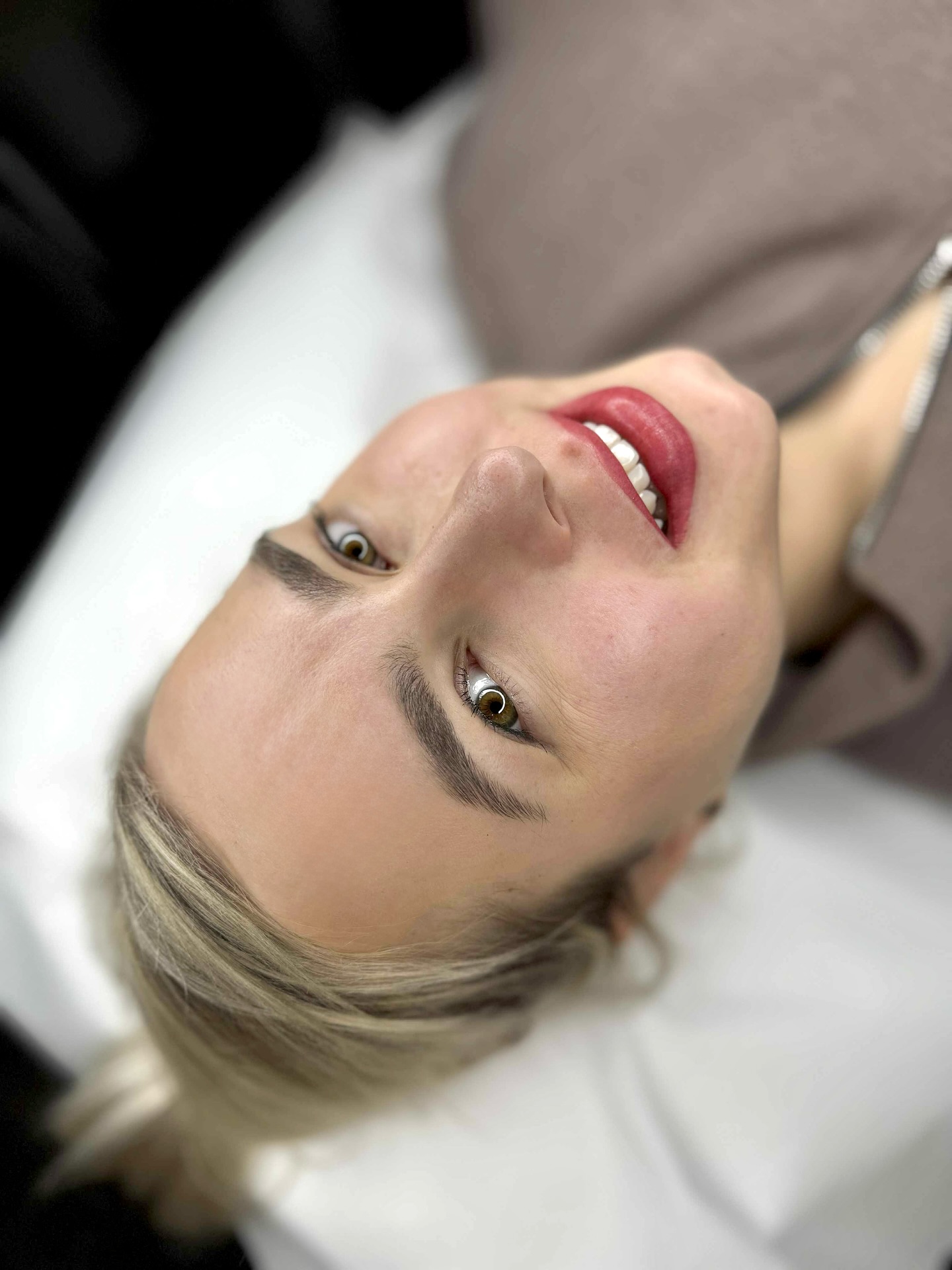 Tobulai išformuotos, subtiliai padailintos lūpos – be lūpdažio, bet visada su spalva. 💋
Ilgalaikis makiažas – kai grožis tampa kasdienybe.
Meistrės Jovitos darbas✨
⠀
📩 Rašyk žinutę dėl nemokamos konsultacijos
#PermanentLips #PMULips #IlgalaikisMakiažas #ilgalaikiogrozioklinika