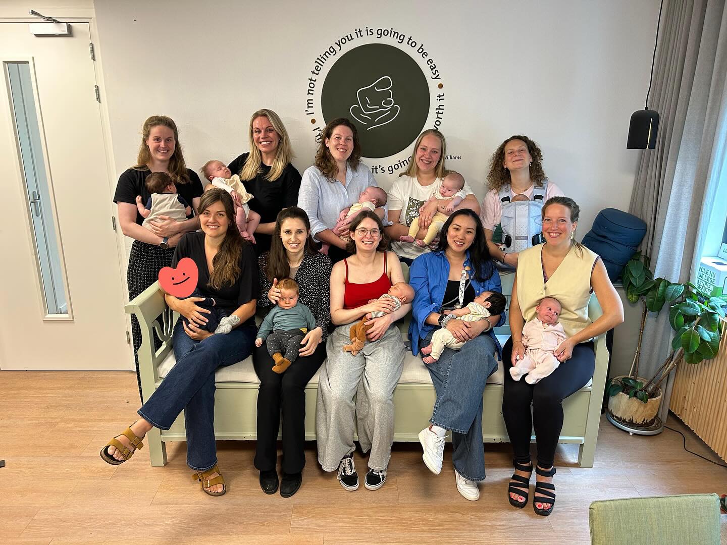 De laatste centering pregnancy sessie met al deze toppers en hun trots 💚💜