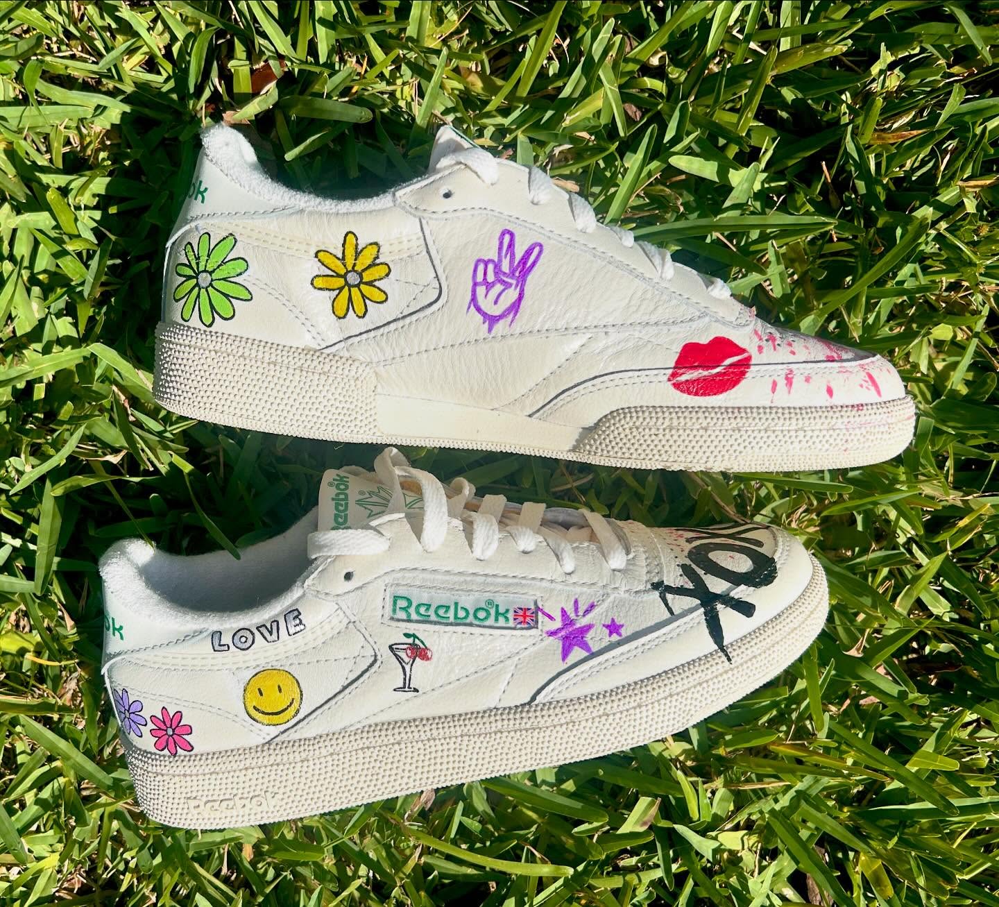 I’m back for the summer and will be taking custom orders until the beginning of Aug! Send me message if you’d like to place an order⭐️💋🍸🌸