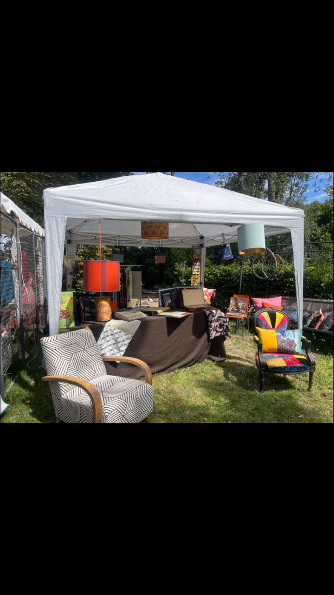 Venez me retrouver à @l.a.b.a.r.j.o pour ce marché de créateur . De nombreux exposants sont présents , animations, concert sur tout le week end. #tapissiere #hupholstery #artisanatfrançais🇫🇷 #artisanatdart
#tapissierdécorateurvalenciennes
#valenciennes #lille #mons #Denain #cambrai #saintamandleseaux
#trithstleger
#letempsdunemetamorphose
#letempsdunemetamorphose
#déco #tendance #tapissierdameublement
#onnaing