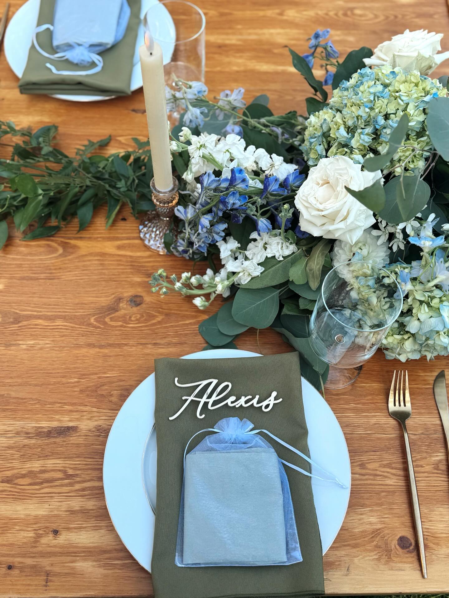 summers at Valhalla 💛
Venue: @valhallatahoe
Coordinator: @eventplanningbyannie
Table Rentals: @celebrationseventrentals
Florist: @sweetstemsandco_
Catering: @cherribc
Videographer: @bigvicmedia_weddings
DJ: @mcclainsmobiledj
Officiant: @yourmemorableday