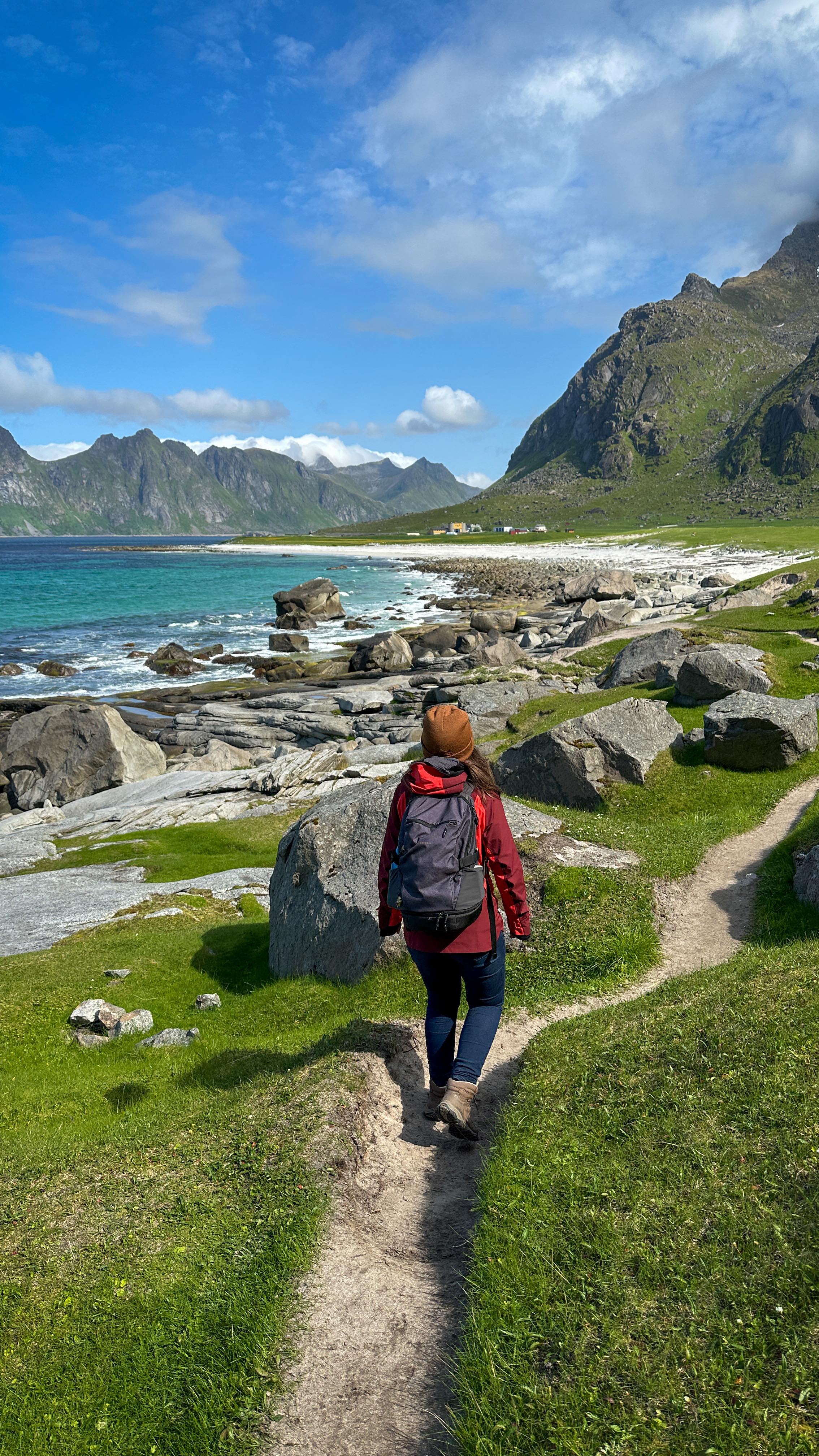 Le Grand Nord version été ☀️ Un roadtrip magique en famille à travers les îles Lofoten sous le soleil de minuit 🛶⛰️🌅🇳🇴