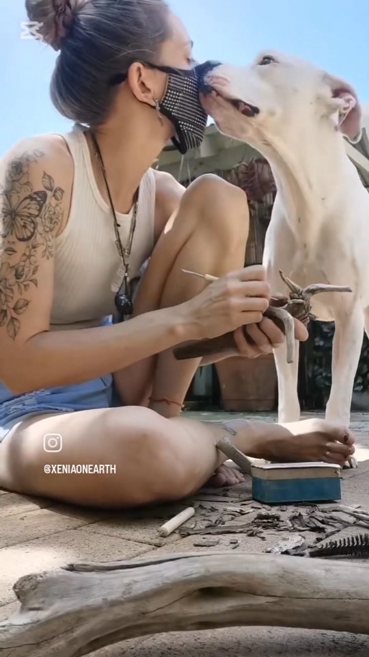 When I'm not talking to the shells, I'm the cleaning sticks (before the dogs get to them) 🐾
Unapologetically, xoe