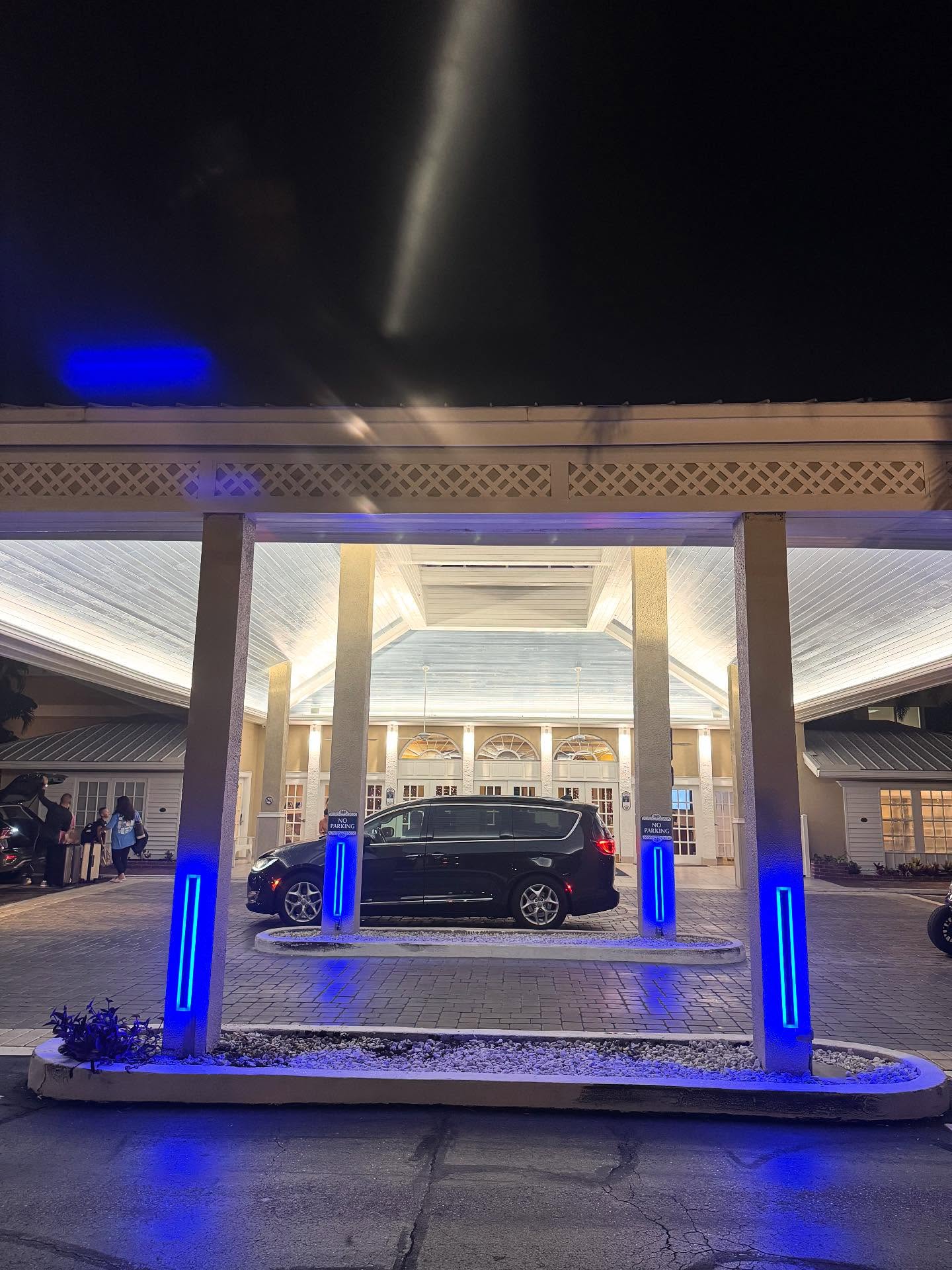 An eye catching color changing wall sconce added to the Porto Cochere of this gorgeous property .
.
.
.
.
#tylerlightdotcom #tylerlight #uplights #led #orlandoevent #floridaevent #colorful #eventlighting #orlandodmc #corporateevent #weddinguplights #centralfloridaevent #bestleduplighting #chandelier #wedding #foodtruck #stringlight #marketlights #halloweenlighting #fairylighting #weddingvenuemap