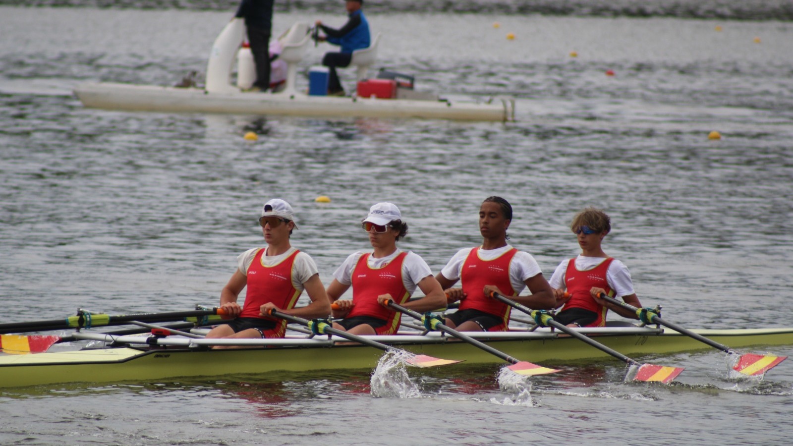 Championnats de France J16 - U23 à Vichy ⚡
5 équipages engagés, de belles perfs et beaucoup d’envie.
• 4x cadets : une finale A (5e) et une finale C (6e)
• 4x mixte : 1er de la finale C
• Manon Hatem en skiff : 5e de la finale B, cap sur Londres pour le match France-Angleterre
• 4- Sénior U23 : 4e en finale A 🍫
Bravo à toutes et tous pour ce beau week-end 💪
Place à la pause estivale 🌞 puis cap sur 2026 pour décrocher cette médaille qui nous a échappé de peu ⚡
#TeamRouen #Aviron #FranceJ16U23 #Vichy2025 @rouen_sports @villederouen @seinemaritime @avironnormandie @metropole_rouen_normandie