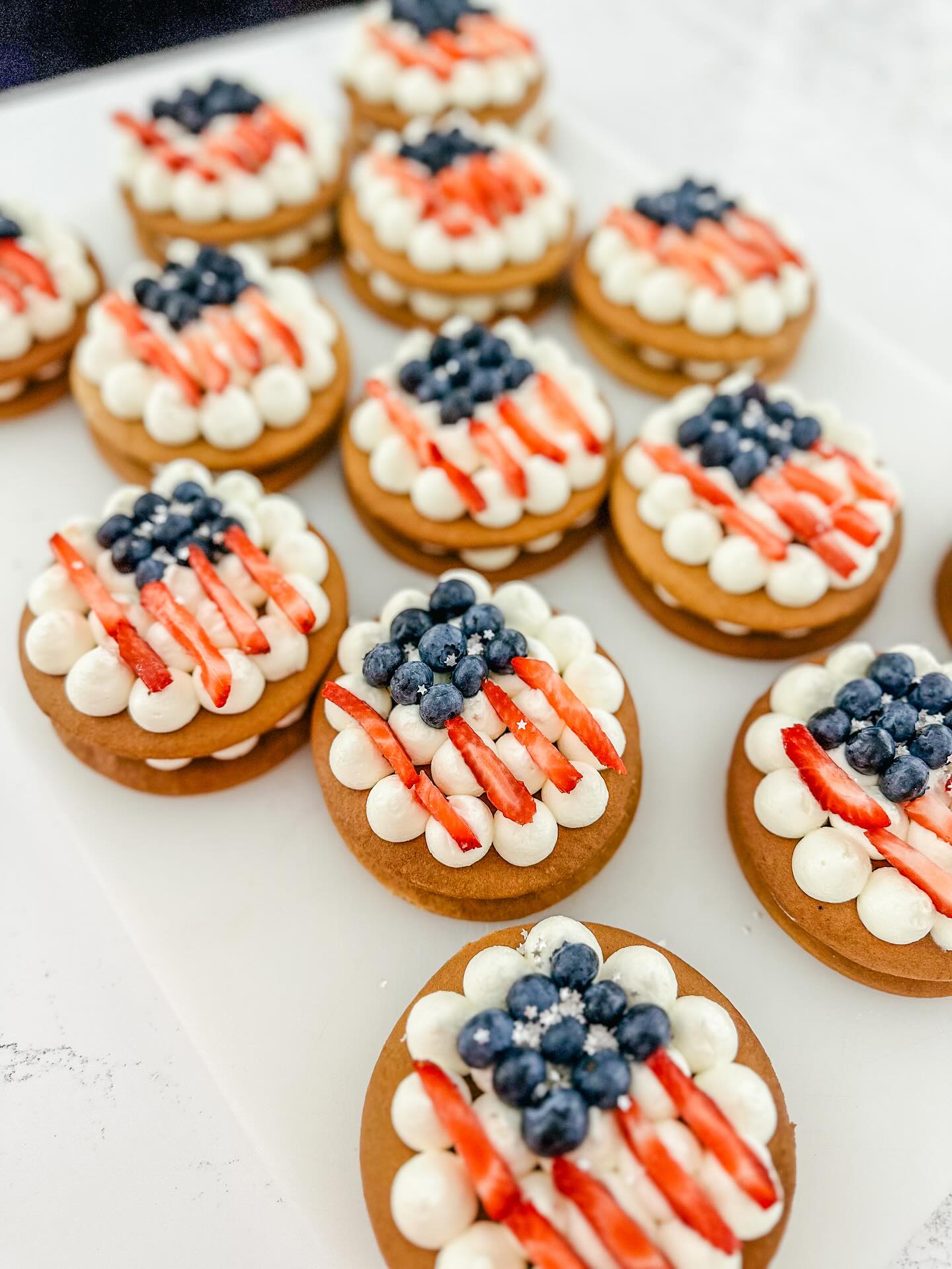 Happy 4th 🇺🇸❤️🗽
Honey cookies are SOLD OUT for today! More coming tomorrow!
But still have merengue roulade, unlimited ice cream, waffles, milk shakes and blizzards🍦
let’s celebrate together! 🇺🇸🇺🇸🇺🇸