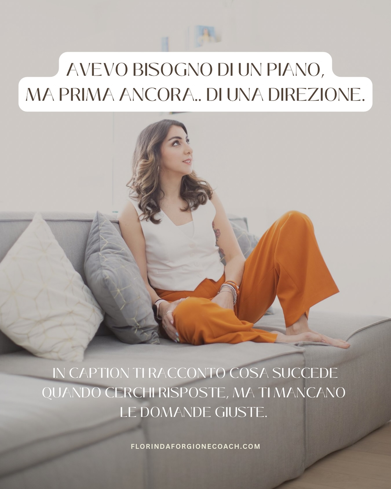 In certi momenti della vita ti sembra urgente trovare un piano.
Fare. Cambiare. Sistemare.
Ma se dentro non hai direzione, ogni piano suona vuoto.
Ogni scelta ti agita.
Ogni traguardo ti sfugge.
Perché il vero punto di partenza non è “cosa devo fare”,
ma “chi voglio essere in questo momento della mia vita?”
Io ho iniziato da lì: da una mappa interiore.
Dal coraggio di fermarmi prima di ripartire.
Nel mio metodo, il primo passo è sempre questo: CHIAREZZA.
Una chiarezza che nasce dal corpo, dalle emozioni, dal sentire.
✨ Se anche tu hai bisogno di rallentare per ritrovarti,
scrivimi DIREZIONE nei DM e ti racconto il mio percorso in 5 tappe per fare ordine, scegliere, rinascere.
_______________
chiarezza interiore
coraggio
direzione
centratura
spazio sacro
risveglio femminile
scelte consapevoli
visione
rallentare per ritrovarsi
essere al centro della propria vita