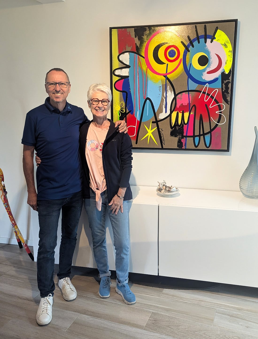 Sylvine et Christian radieux devant leur toile, merci de me faire le cadeau de cette photo 😊
"Ba be bi bo bu " 100x100 🫶
Merci pour ce coup de coeur et merci à Agnès de la galerie @le33mai