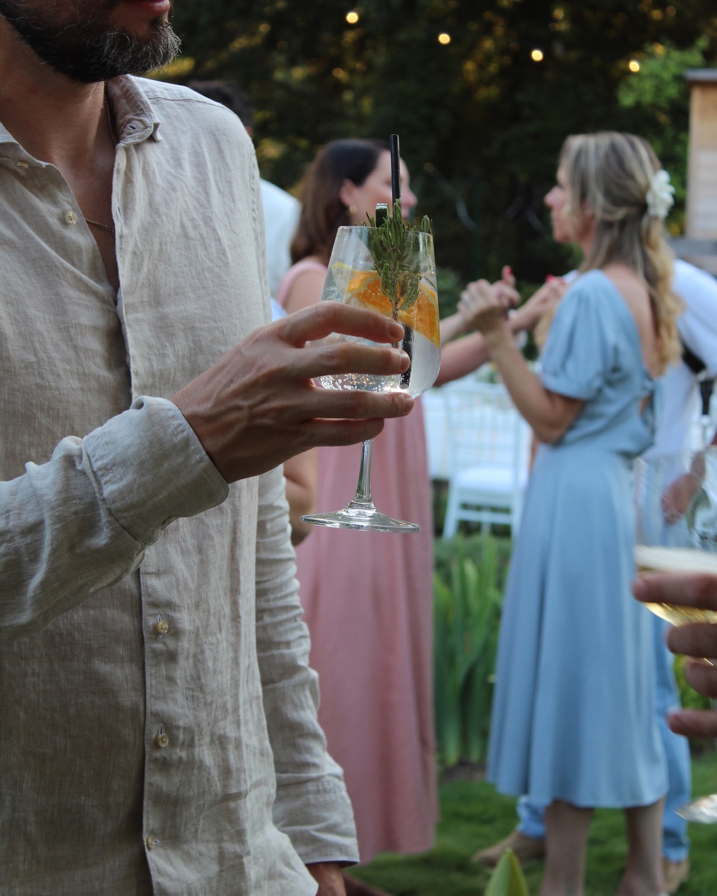 Quand l’élégance s’invite à vos événements.
Un cocktail bien pensé, un décor soigné, une ambiance détendue mais raffinée… C’est toute la promesse du Comptoir d’Alfred.
Ici, chaque verre est un détail qui sublime l’instant.
📍Prestation privée – cadre champêtre – cocktails sur-mesure.
Un événement en vue ? Parlons-en. 06.51.04.94.29
#LeComptoirDAlfred #CocktailChic #BarmanPrivé #BarMobile #MixologieFrançaise #SoireePrivée #GardenPartyVibes #CocktailsDuSud #FrenchRivieraStyle #Barman06 #EventElegance #PrivateBartender #GinLovers #SpritzTime