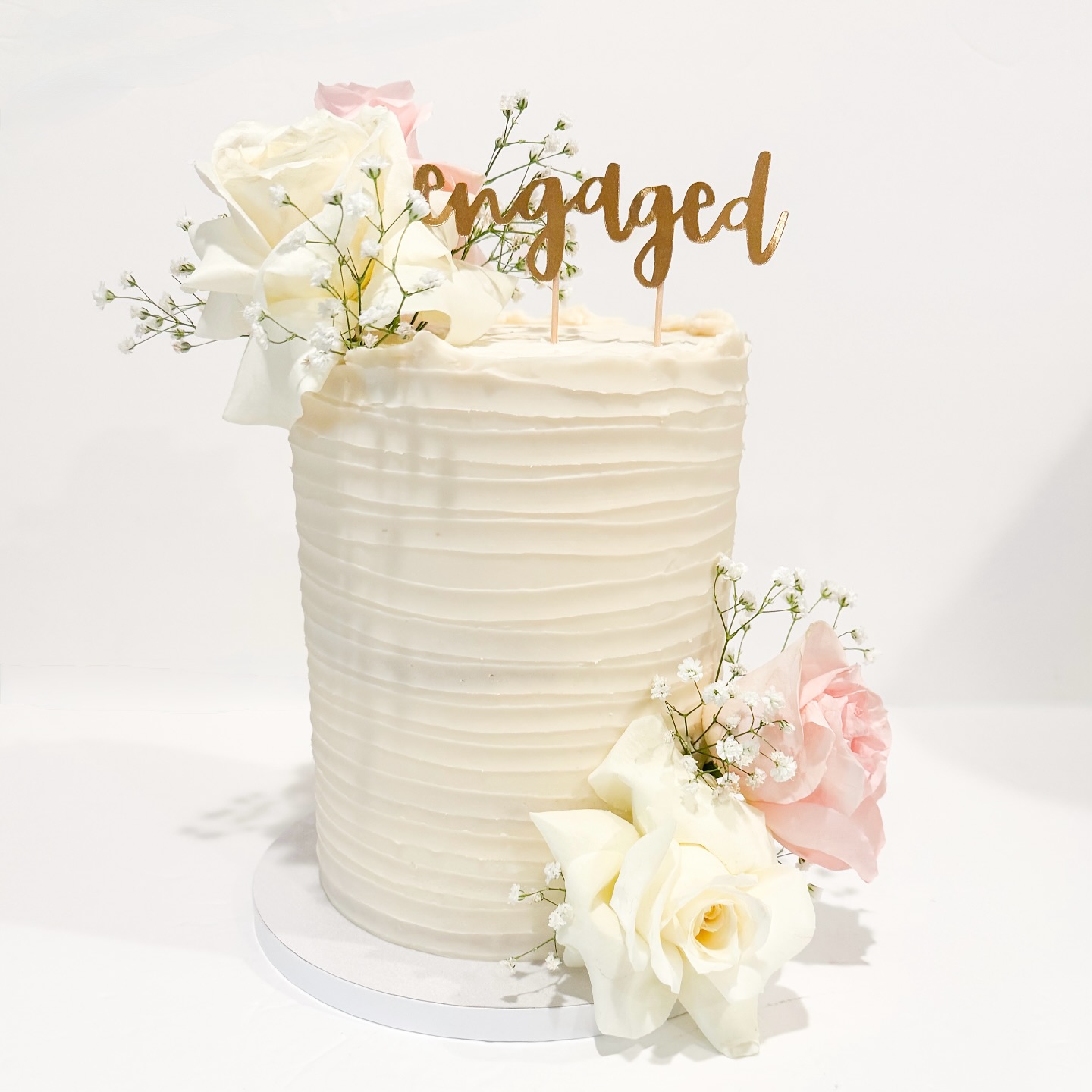 engaged✨💍
-to be apart of special occasions such as this is nothing short of a blessing! so thankful to be able to add a little extra sweetness to this beautiful celebration.
-
-
-
#janaeshouseofbread #757cake #757baker #757 #dmv #dmvbaker #fyp #fypシ #hamptonroads #baker #bakers #cakes