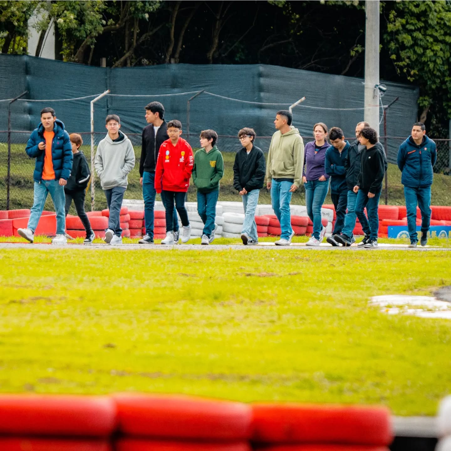 El 8 y 9 de julio nuestra pista vibró con la energía de 11 nuevos pilotos en el curso Básico y 7 pequeños gigantes en el curso Baby Max 🌟. Ver su progreso y entusiasmo es nuestra mayor recompensa.
¿Listo para sentir la adrenalina y aprender de los mejores? ¡No te quedes fuera de la pista! Inscríbete en nuestro próximo curso haciendo clic en el enlace del perfil 🚀.
#CursosDeKarts #EscuelaDeKarts #KartismoProfesional