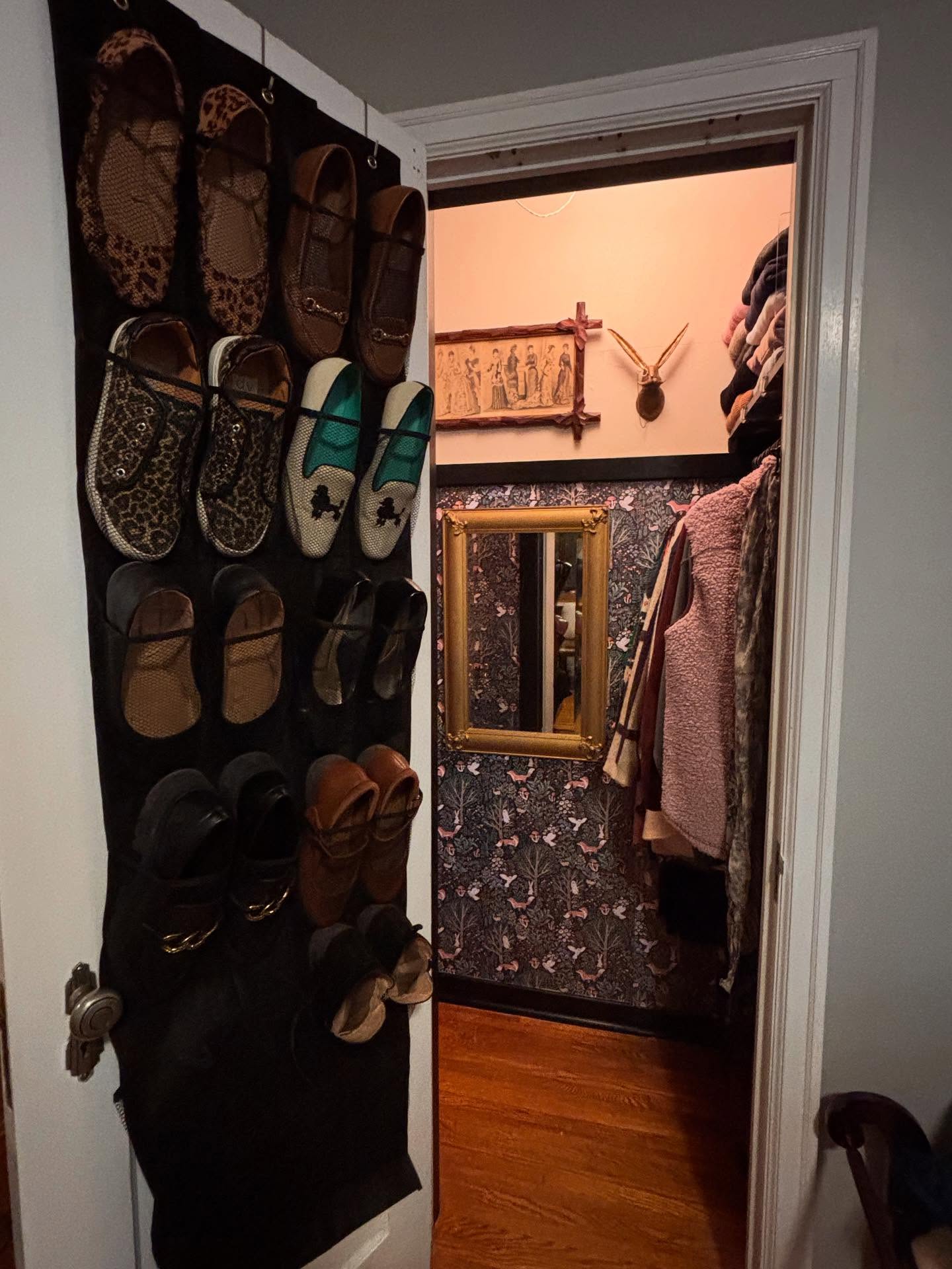 ✨ Tiny closet… BIG personality ✨
This little space went from meh to magical with a sprinkle of whimsy, cozy organization, and one very sassy rabbit 🐇💫
Every inch now works - baskets up top, hidden hooks, folded sweaters, poodle loafers (yes, really), and my favorite wallpaper ever. She’s small but mighty.
Still dreaming of one more shelf above the baskets… but for now, I’m soaking in the glow-up 🌟
🖤 Pretty meets practical
🧥 Zones that make sense
🦊 Vibes that spark joy
Drop your favorite detail below 👇
#TinyClosetBigGoals #ClosetMakeover #TheCozyDeclutter #MaximalistStyle #CozyClosetVibes #WhimsyAndFunction #BeforeAndAfter