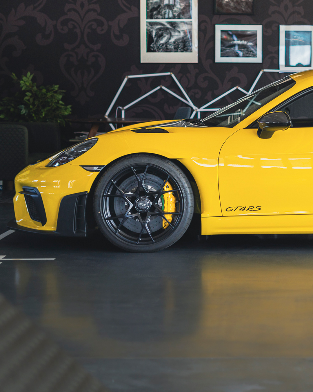 🚗💨 Bereit für die Rennstrecke?
Der Porsche GT4 RS mit Weissach-Paket eines Kunden zeigt, was er draufhat – und wir haben dafür gesorgt, dass er dabei top aussieht!
💎 Mit unserer hochwertigen Steinschlagschutzfolie bleibt der Lack makellos, selbst bei Höchstgeschwindigkeit. 🏁
Du liebst Motorsport und exklusive Autos? Dann folge uns für mehr aufregende Einblicke und spektakuläre Highlights aus der Welt der Performance Cars! 🔥💪
👇 Was ist dein Traumauto für die Rennstrecke? Schreib’s uns in die Kommentare!
• • • • • • • • • • • • • • • • • • • • • • • •
- Lackschutzfolierung Ambühl -
📍Triststrasse 12
🇨🇭7000 Chur
☎️ +41 78 720 70 04
📩 lackschutz@black-bird.ch
🌍 www.lackschutzfolierung.ch
• • • • • • • • • • • • • • • • • • • • • • • •
#PorscheGT4RS #WeissachPackage #CarProtection #MotorsportLovers #Steinschlagschutz #carwrap #steinschlagschutz #paintprotection #automotiveart #luxurylifestyle #folierung #fahrzeugfolierung #car #carenthusiast #supercar #lackschutz #ppf #xpel #detailing #dreamcar #luxurycars #paintisdead #carculture #cars #carwrapping #carlovers #paintprotectionfilm #Werterhalt #Porsche #Traumauto