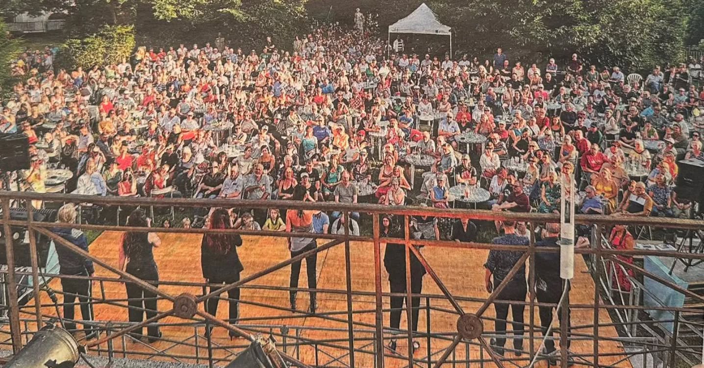 Merci au chaleureux public de La Sarraz ❤️
Photo Journal de Cossonay