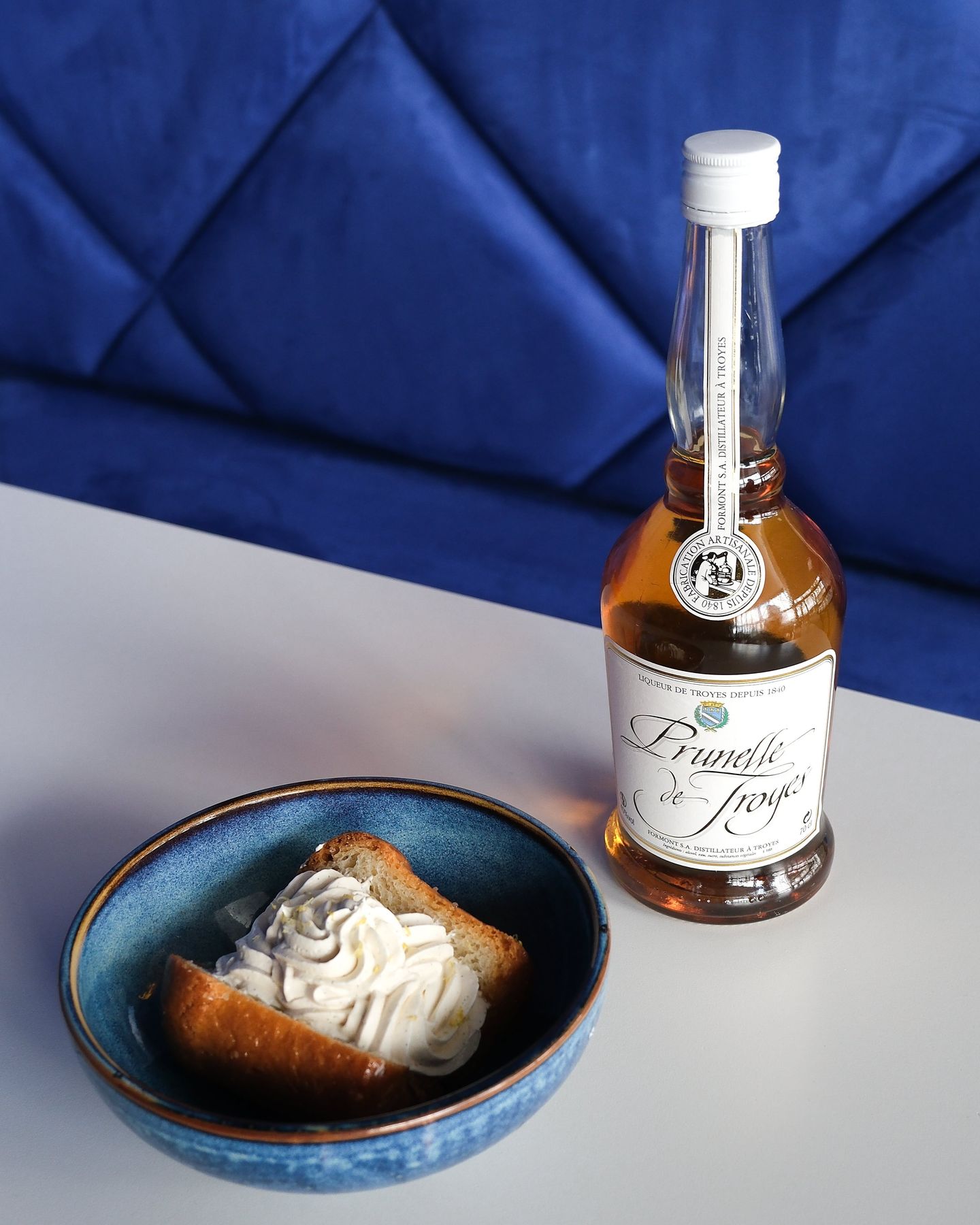 La célèbre Prunelle de Troyes est à l’honneur dans notre baba moelleux et savoureux, préparé avec soin par notre équipe 😋
*L'abus d'alcool est dangereux pour la santé, à consommer avec modération
#lebelvédère,brasseriecontemporaine