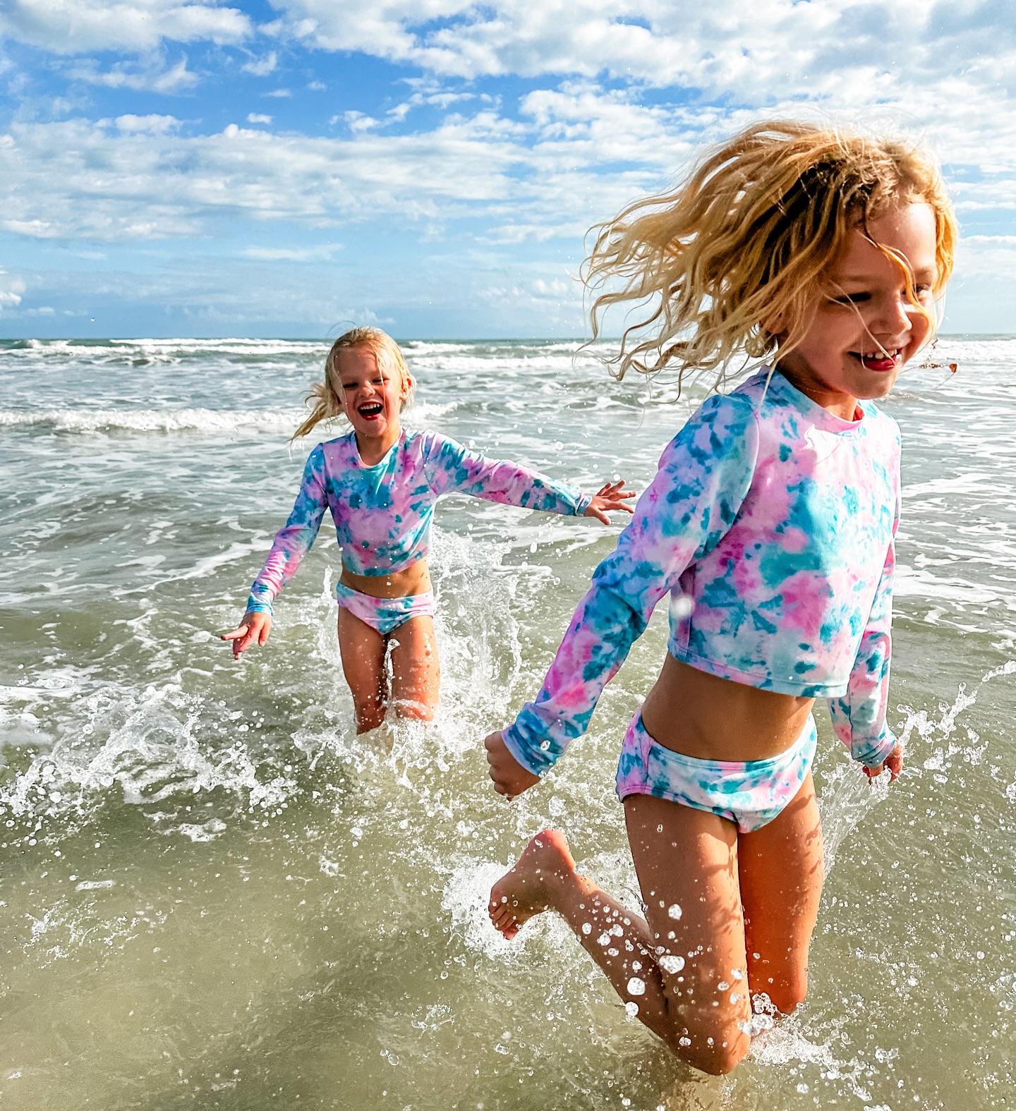 Sun-kissed. Soaked. Smiling from ear to ear.
It’s these kinds of moments, the salty hair, the splash fights, the endless giggles that make Port Aransas more than just a vacation spot.
This is where memories are made. The kind that stick long after the sand’s been rinsed away. 🌊💙
#VillaBlue #portaransasbayfishingguide #BeachDaysForever #SaltwaterSmiles #FamilyGetaway #portaransastx