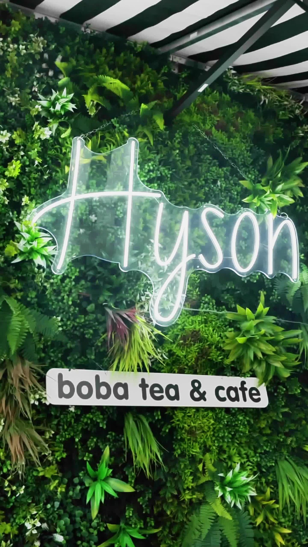 Why smoothies are a total glow-up?
Because they’re not just drinks - they’re refreshingly real, naturally sweet, and made to make you feel good 🍓✨
At Hyson, we blend real fruit (no fake syrups here), for a smoothie that’s light, vibrant, and just the right kind of satisfying.
Perfect for summer days, mid-day boosts, or anytime you want something cool that loves you back.
Come in and find your flavor — mango, strawberry, or something new waiting in the blender 🍑🍓🥭
---------------------------
Hyson Boba Tea & Cafe
📞 Call us: +1 206-653-5326
📌 Address: 2207 E Madison St.
📧 Email: hysonbobateacafe@gmail.com
🌐 Website: http://hysonbobateacafe.com
💋 Order online: https://order.toasttab.com/online/hyson-tra-banh-mi-2207-e-madison-street