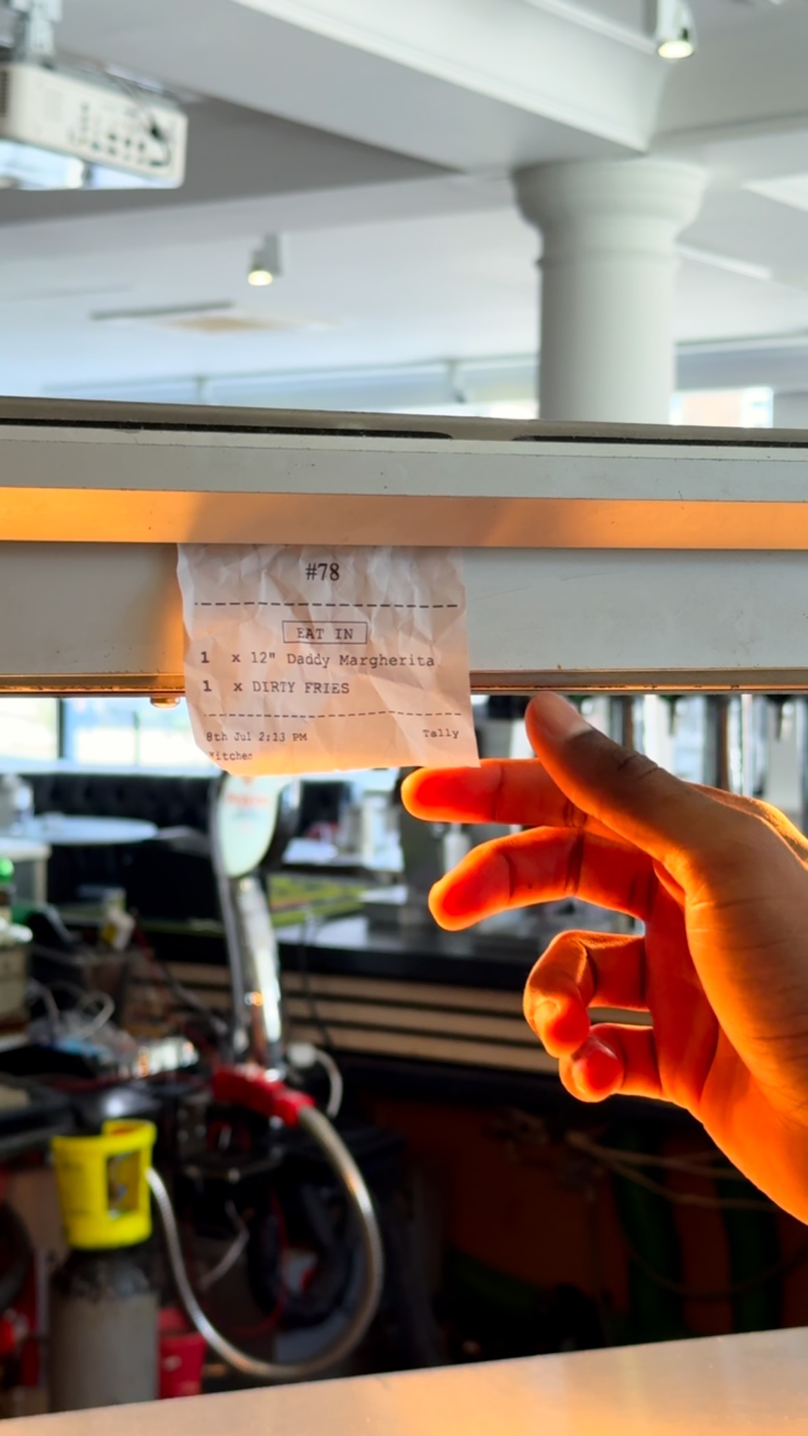 The order: 1 Daddy Margherita 🍕 + 1 Dirty Fries 🍟
The result: cravings = cancelled ✅
How would you rate this combo?
🔥 10/10
🤤 Need it now
🛒 BRB, placing my order
Tag someone who needs this in their life 👇
-
#DaddyDoughPizza #PizzaLovers #LondonEats #UKFoodie #InstaFood #FoodieFinds #CravingsSatisfied #DirtyFries #MargheritaMadness #Foodstagram #FoodieUK #TastyEats #FastFoodFix #StreetFoodLondon #TakeawayGoals #CheatDayEats #BuzzFeast #EaterLondon #TimeoutLondon #LondonFoodieScene #FoodPornDaily #DailyFoodFeed #ForkYeah #EatFamous #GrubZone #TastyLondon