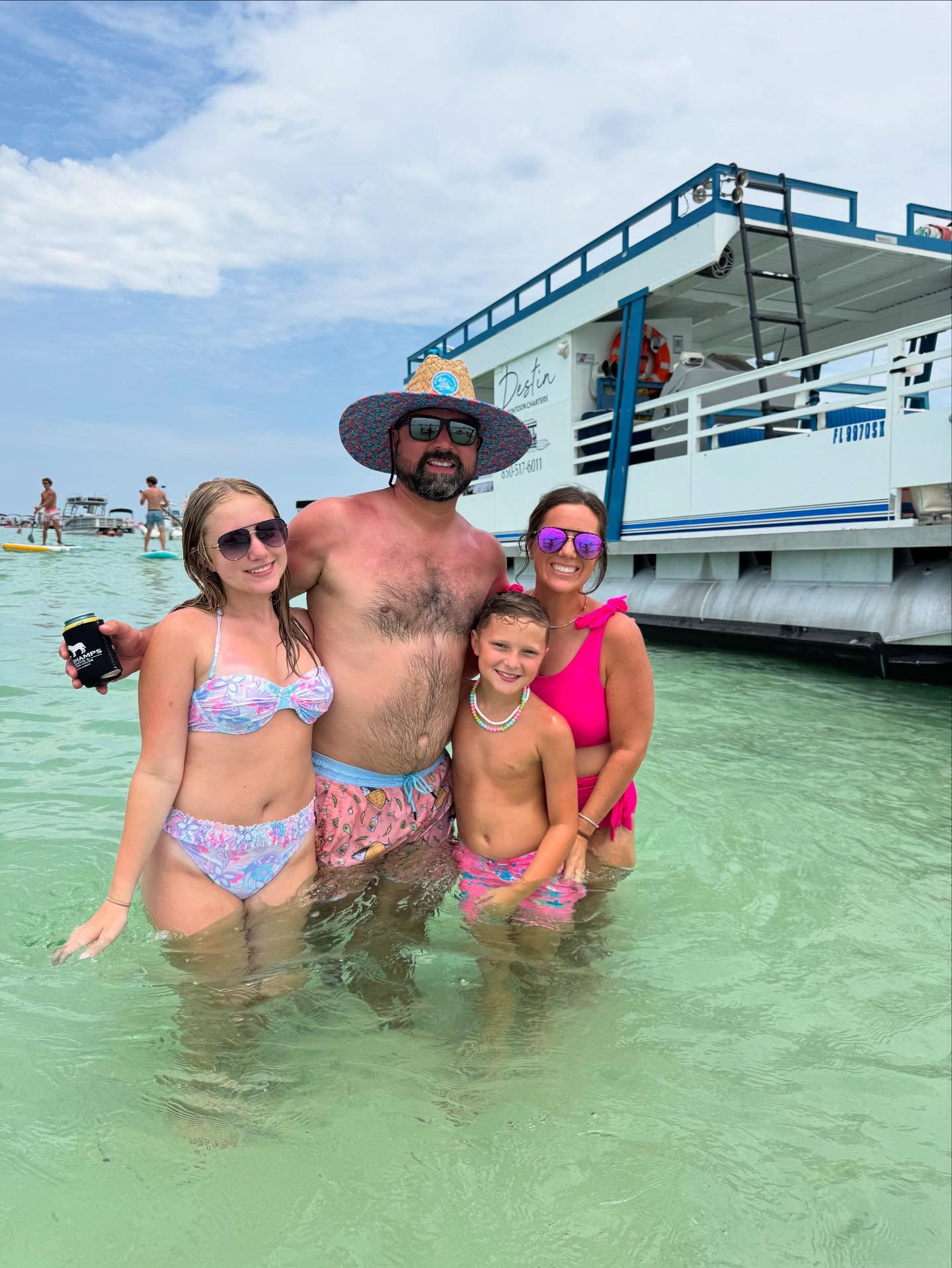 Ready for the best day on the water? We’ve got you covered! We can take group sizes up to 36 passengers!
📸: @tanya_mcelroy16