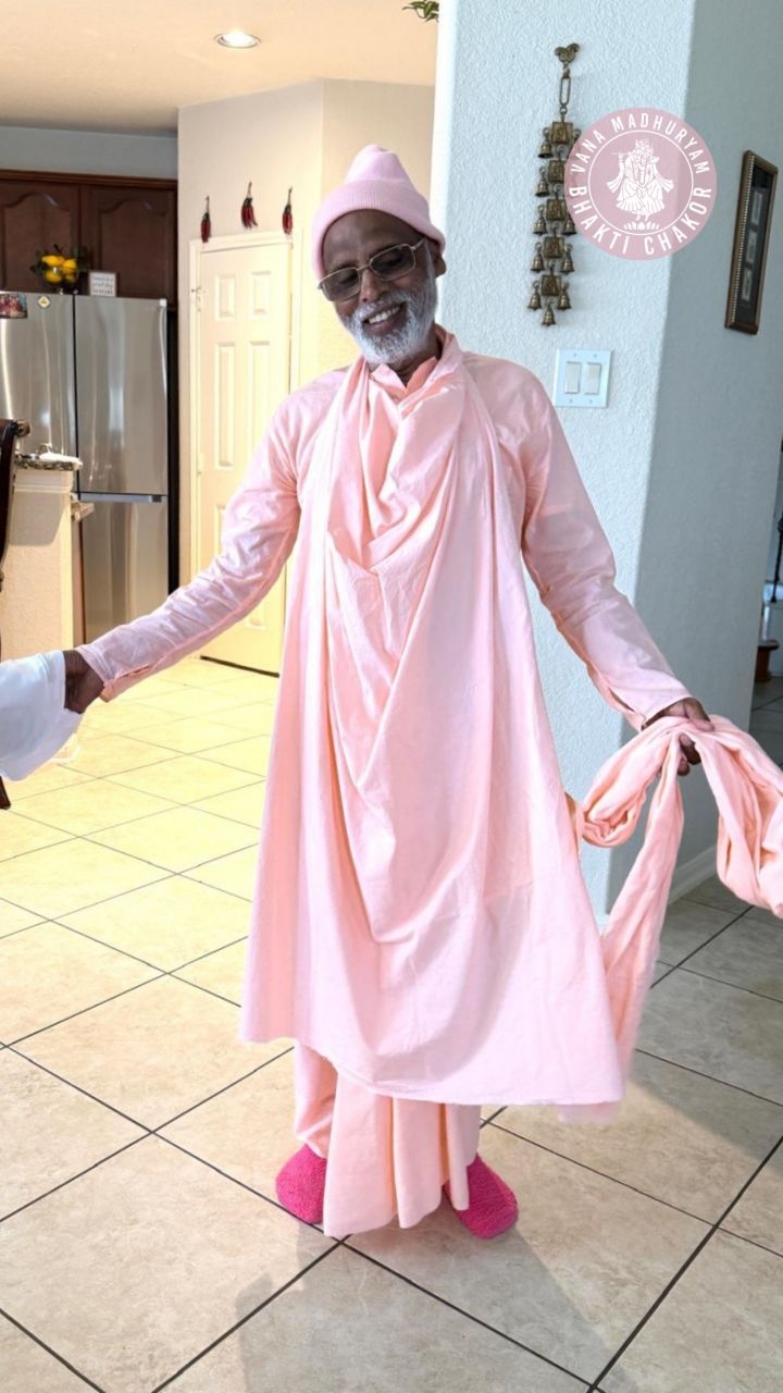 With nama-sankirtana we can clean the vessel of our heart and fill it with prema.✨️
@bvsiddhantimaharaj
.
.
#krishna #dance #danceforkrishna #vanaquotes #quotes #vanamadhuryam #houstontx