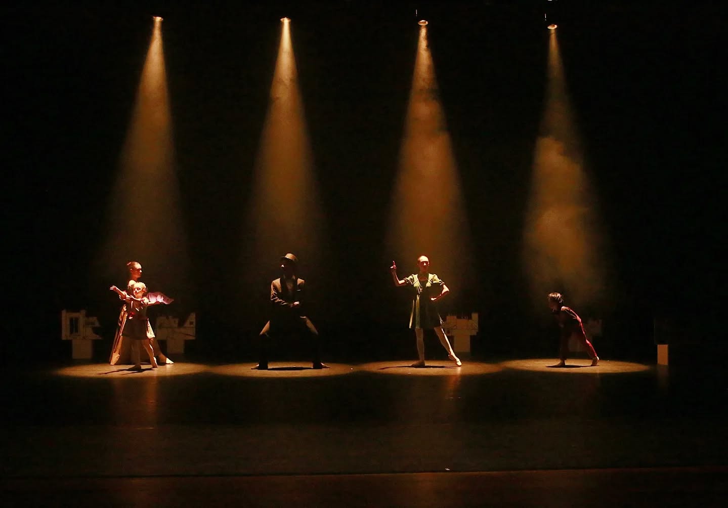 ✨ Quelques images de notre spectacle "Mary" ✨ 24 et 25 mai 2025!
🌸Nos élèves sont magiques!... impliqués et appliqués, en équipe et à fond! Des interprètes hors pair!
Bravo à eux nous sommes très fiers!🌸
🩰Merci au public d'être venu si nombreux à nos deux représentations !🩰
✨Merci à notre super régisseur lumière Frédéric pour tout son travail, cette magie et ces paillettes !✨
🌸Merci de tout coeur à Lucas, au Théâtre Jean Vilar, et à la ville d'Eysines pour ce magnifique théâtre !🌸
✨Merci de tout cœur à toutes les équipes décors et coulisses qui sont fabuleuses 🤩
🩰Merci à tous les parents et aux élèves pour leur investissement, leur soutien, leur énergie et leur confiance🩰
✨Merci aux professeurs pour ce spectacle mais aussi pour tout leur investissement toute l'année
🌸@xabibdx
🌸@marie_girard_inspiration_mg
🌸Florence
🌸@clairebnrtinstapro
En route vers la saison 2025/2026 et d'autres surprises !🤩
🩰💕🩰💕🩰💕🩰💕🩰💕🩰💕🩰💕🩰💕🩰
Merci beaucoup beaucoup au photographe 📸@paxkalin64 @clo_et_les_trois_c
#eysinesmaville #eysines #eysinesculture #ecolededanse #bordeaux #bassindarcachon #bordeauxmaville #bordeauxmetropole #saintmedardenjalles #Blanquefort #merignacmaville #merignac #lebouscat #lehaillan #bruges #danseclassique #dansefolklorique #dansecontemporaine #theatrejeanvilar #galadedanse #balletdanseur #balletdanseur