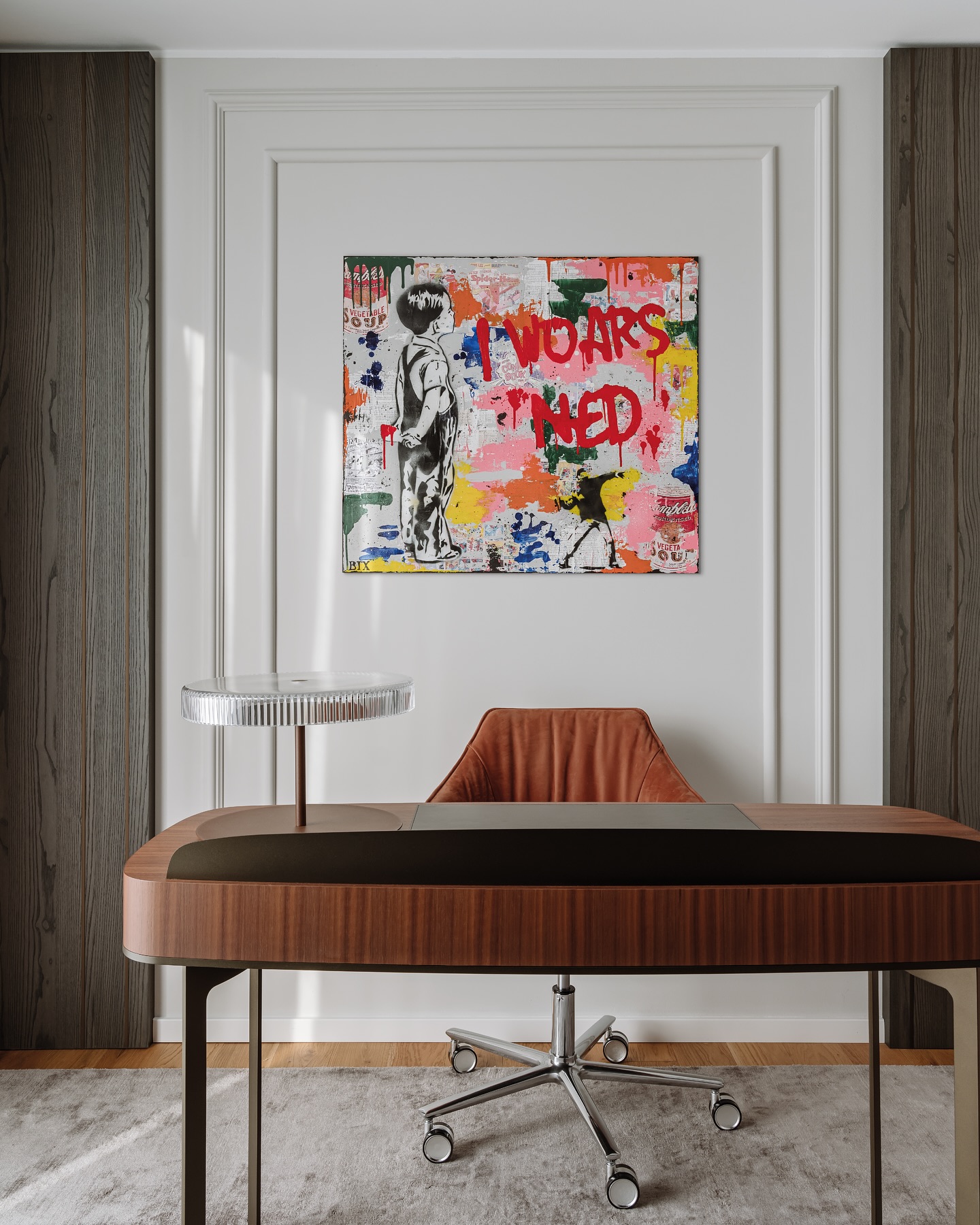 More than a workspace, this quiet retreat is filled with character and creative energy.
Warm wood tones and soft daylight create an atmosphere of calm focus, while custom built-ins keep the space effortlessly organized. A bold Banksy piece adds an unexpected spark — reminding us that creativity often lives in contrast. This is a place where ideas breathe, grow, and take shape.
www.sfdesigninteriors.com
📩office@sfdesign.at
📍Boesendorferstrasse 4, Vienna