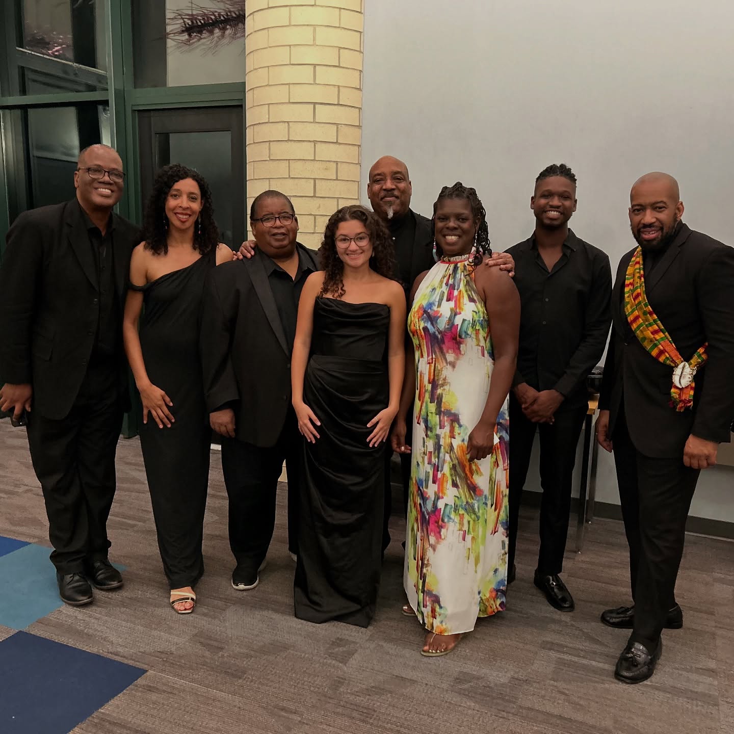 Juneteenth in Jax ☀️ Thank you to my fellow Ritz Chamber Players for an amazing week of beautiful music-making! And shout out to the little river 🐬🐬🐬 that made the week even more magical😄😄😄
#piano #chambermusic #livemusic #jax #juneteenth #instapiano #pianogram #musiciansofig