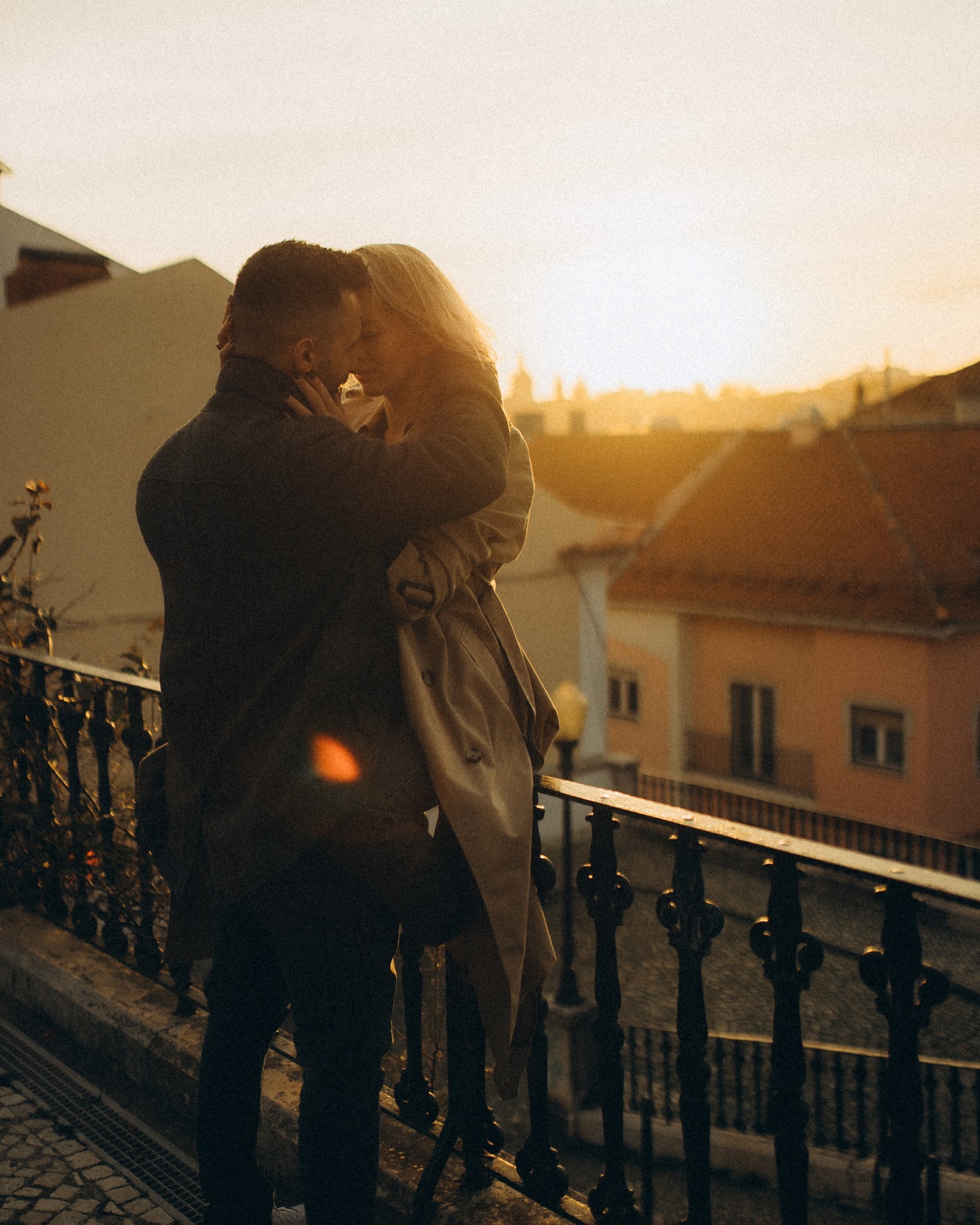 cinematic vibes with the lovely Marta & Bartek 💛
Keywords: lisbon, cinematic photography, swiss photographer, coupleshooting lisbon
#lisbonphotographer #cinematiclove #destinationweddingportugal #dirtybootsmessyhair #cineorigin