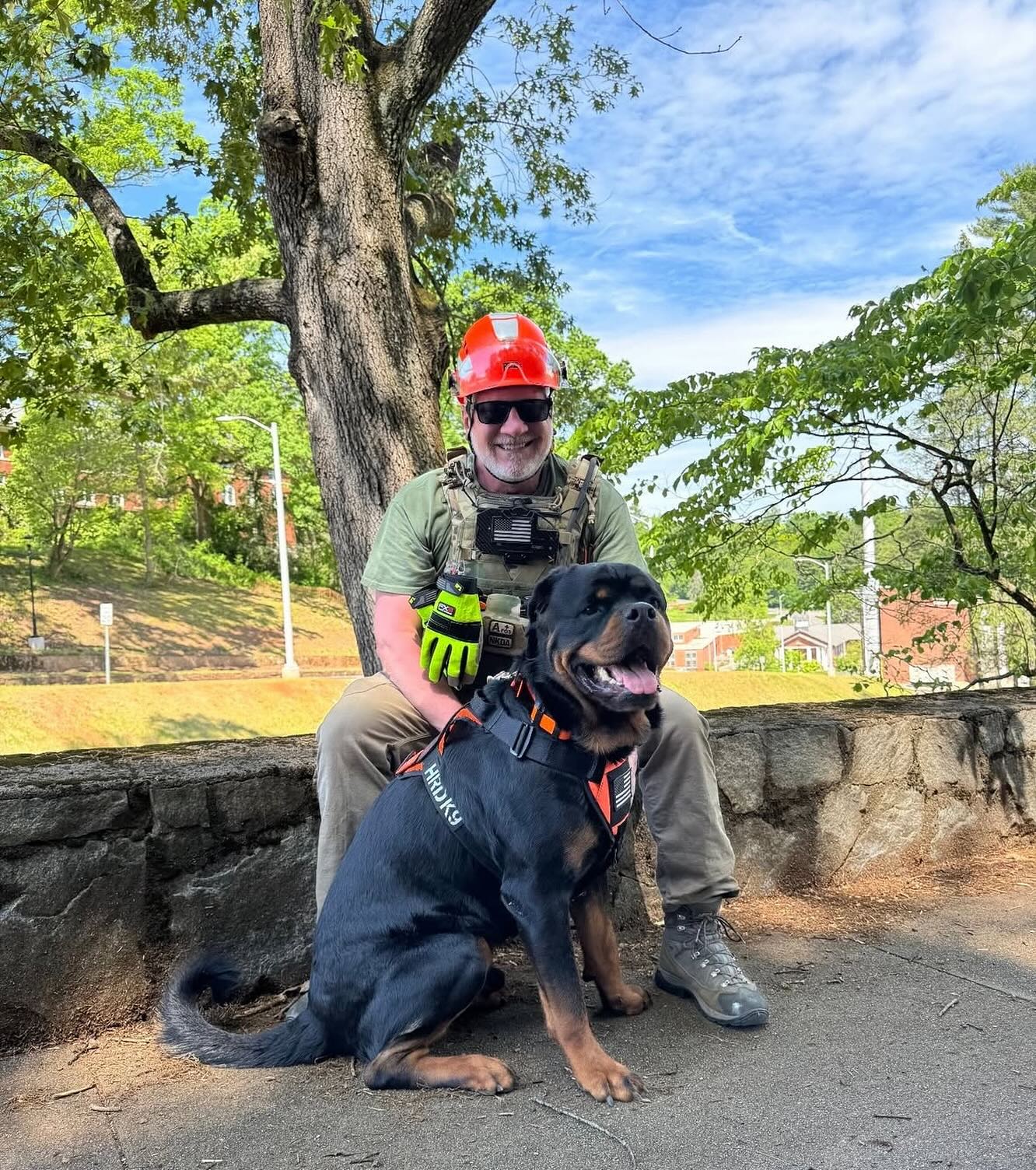 What started with a call from our amazing friends at @yaipak_ has grown into something truly impactful!
Thanks to their outreach, @propsforapurpose and Operation Boots On the Ground are now supporting search and recovery efforts in Kerrville. HDR K9 Diesel and his handler Eric are being flown from Statesville, NC to Kerrville, TX to assist—all made possible by this incredible collaborative effort.
We truly can’t thank @yaipak_ enough for the partnership. We feel so lucky and thankful to be part of such an important mission, and we’re hopeful that our efforts will bring help and healing to those affected by the floods in Kerr County and surrounding areas.
Our continued prayers are with the families impacted by this devastating flooding. We pray for peace, comfort, and for the safe return of those still missing. 🤍🙏🏻
If you’d like to support this mission, our donation link is always available in our bio. Every little bit truly makes a difference and helps us continue showing up for communities in need.
Even a quick like or share goes a long way in spreading awareness—thank you for being part of the impact. 👏🏼
#PropsForAPurpose #Yaipak #Kerrville #FloodRelief #SearchAndRescue #DisasterResponse #StrongerTogether #soaringtoserve