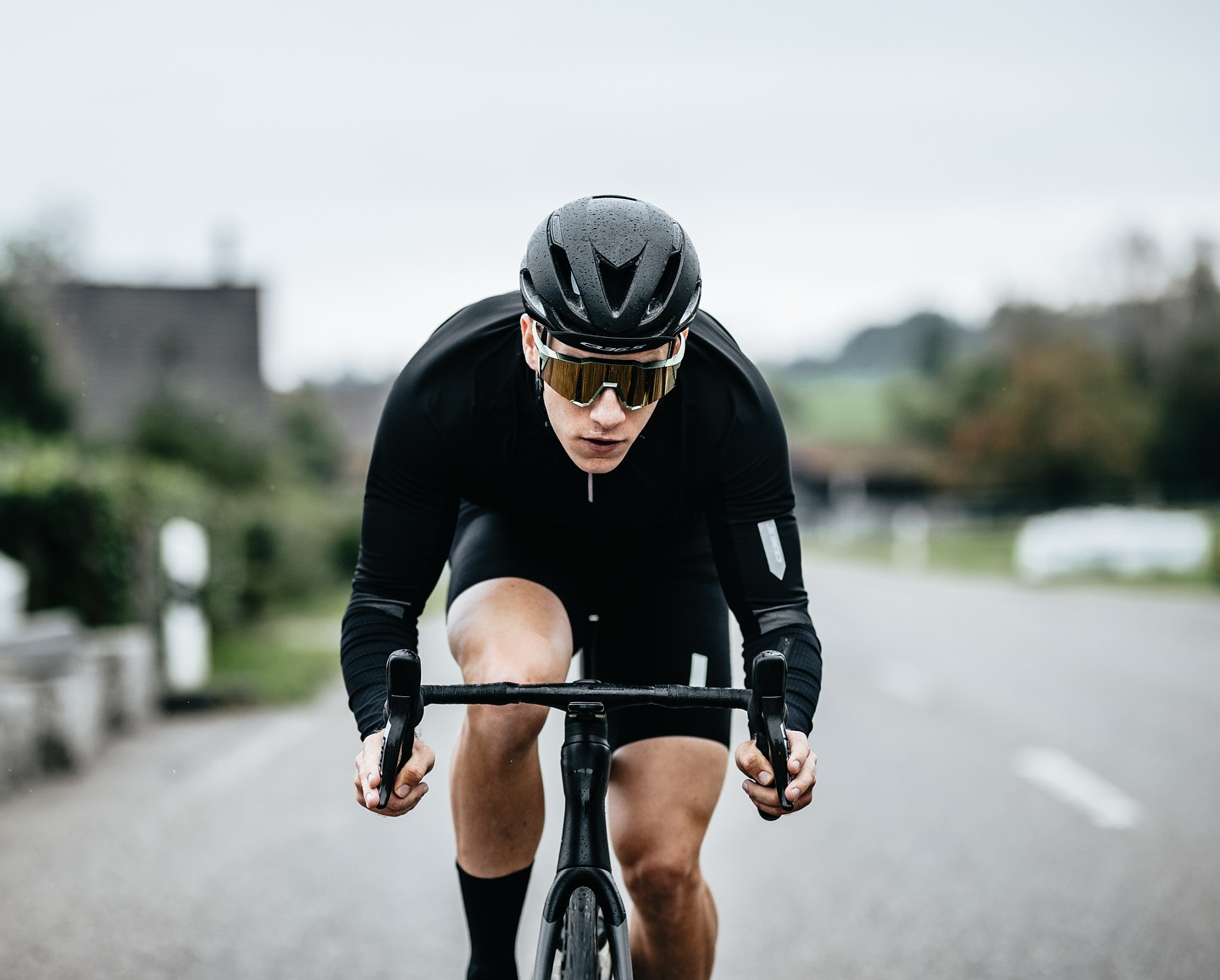 Five years ago, I had my first experience wearing @q36.5 equipment, and I was immediately blown away by the exceptional quality and performance of the fabrics. Since then, I have only wanted to ride with Q36.5.
Just six months later, I had the honor of receiving support from Q36.5 🤝 an ongoing relationship that I’m incredibly proud of and deeply grateful for. Watching the brand grow, and witnessing the impressive progress of the gear, the team in Bolzano and Zurich, and the @q36.5_procycling , continues to inspire and motivate me 🤩.
I’m excited for many more adventures ahead in @q36.5 gear 🙌🔥.