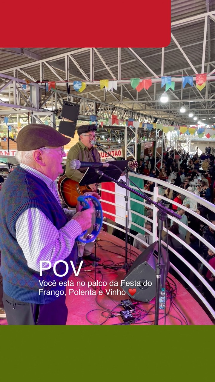 É no palco do Bosque São Cristóvão que o melhor da música italiana se reúne!
“I Veneti in Brasile” está sempre conosco animando o almoço de domingo. Veja só o ponto de vista!
#santafelicidade #vemprafesta #tradiçãoitaliana #culturaitaliana