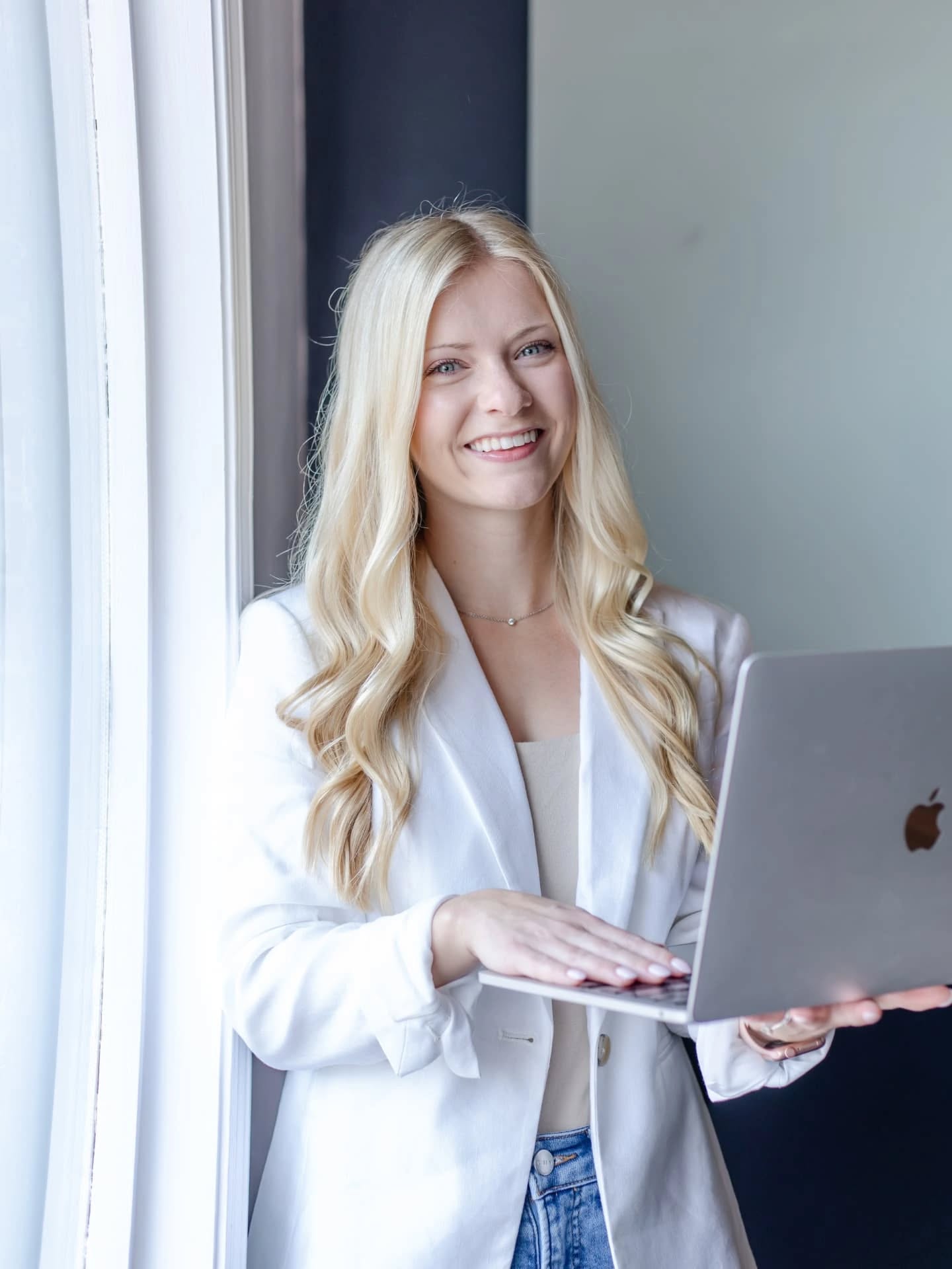 Finally catching up on sharing some sessions — starting with the lovely Heather from @oliverandco.social ✨
Heather won my giveaway at our April networking event, and we recently got together to capture some stunning brand photos around The Hub and Downtown Homewood!
From updated headshots to behind-the-scenes action shots and scroll-stopping content for social media, this Essential Brand Session gave her a full refresh.
✨ Want to elevate your own brand visuals? I’m booking for August now — DM me to claim your spot!
•
•
•
#brandingphotography
#brandphotographer
#brandphotography
#instagrambham #birminghamal #strategicbranding #welovebranding
#visualbrandstrategy
#hooveralabama #vestaviahills
#vestaviahillsalabama
#hwy280 #businessphotographer
#headshots #contentstrategy
#hooveral #birminghamalabama #mountainbrookalabama
#growonline #photographer #socialmedia