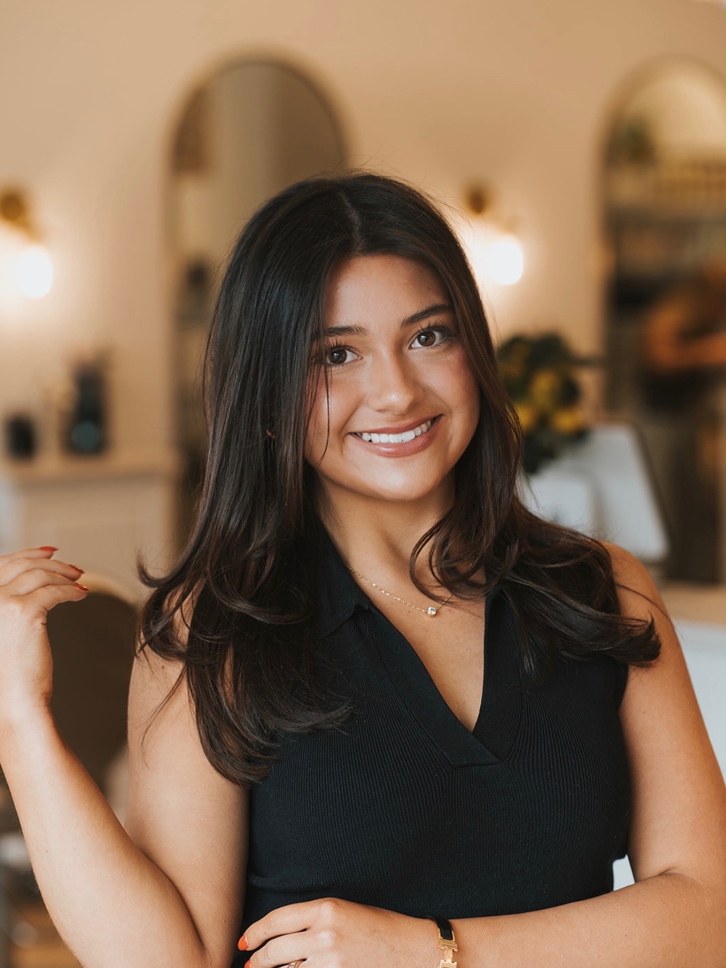 After months of training and assisting our crew, we are so excited to announce that Elisa will officially be on the floor taking clients on Thursdays and Fridays!
She is so naturally gifted as a stylist and colorist and is one of the fastest learners I’ve ever had the pleasure of teaching. We are so proud of her and can’t wait to see her thrive in this industry!
She loves lived-in blondes, rich brunettes and does a KILLER blowout. Click the link in our bio to book your next appt 🤍