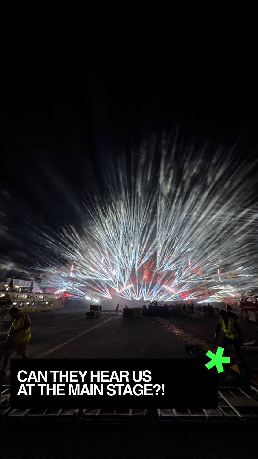 CAN THEY HEAR US AT THE MAIN STAGE??! 🔊🔊
____
#seriouslysummer #mainstagemayhem #redbar #noisepolution