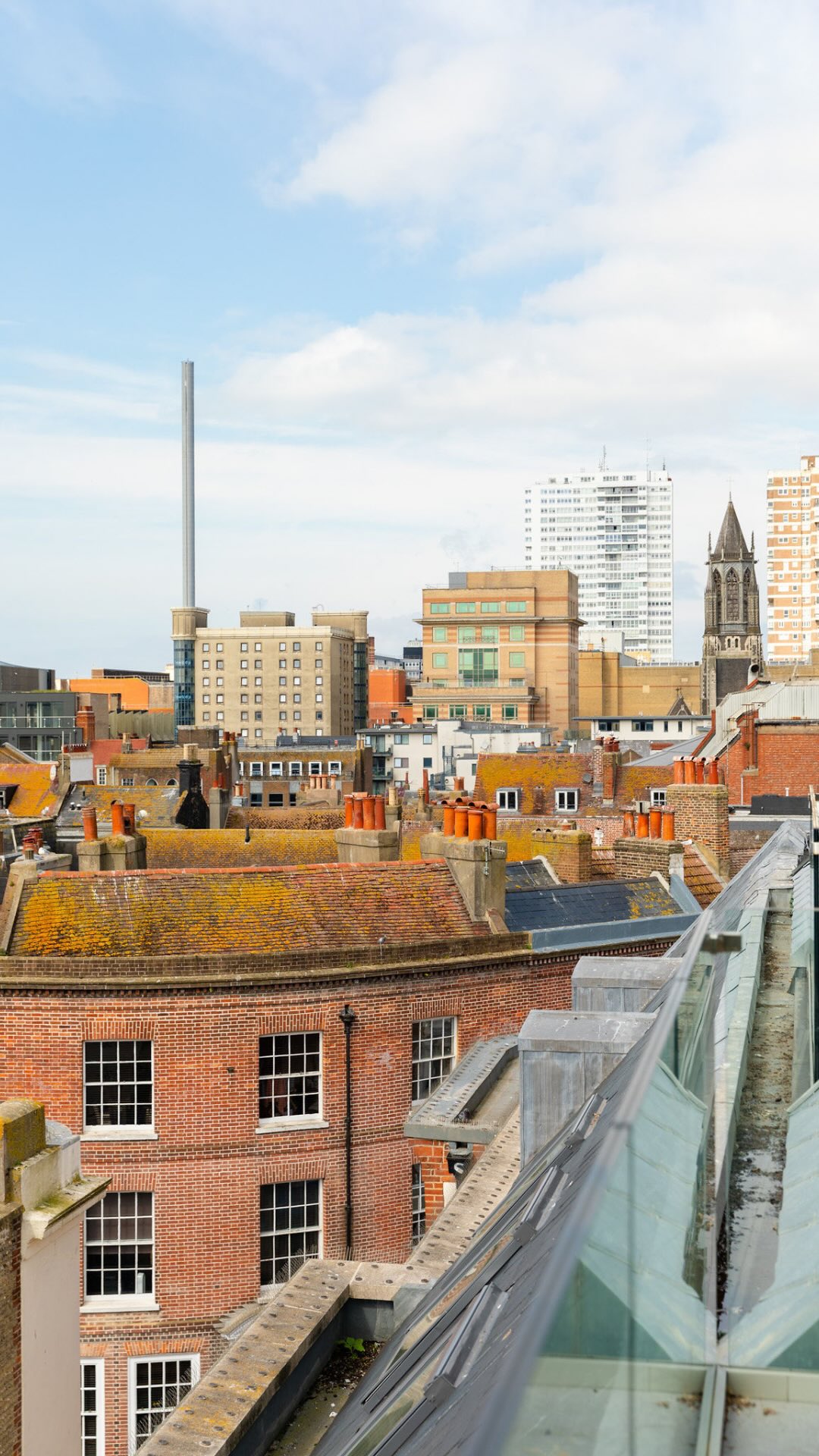 What better way to start your day than with Breathwork at the Rooftop led by @carolinarosewellness accompanied by a matcha courtesy of @omgmatchatea
Well, for the summer months at Projects, you can do just that - all included in your membership 🫰
Check out the events page on our website for more details ✨