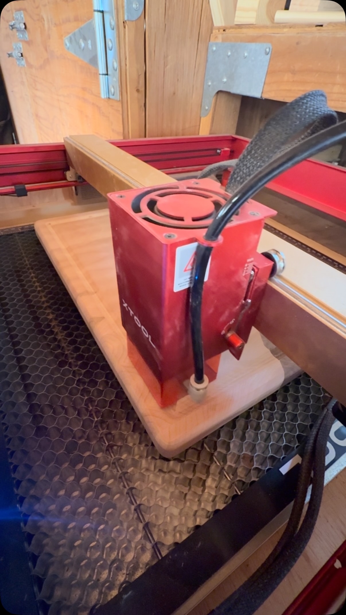 A couple of Mt. Evans cutting boards for a couple of newlyweds 👰♀️🤵♂️
#homadewoods #woodworking #smallbusiness #cuttingboard #woodcuttingboard #cuttingboards #weddinggiftideas