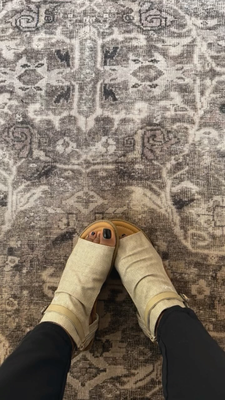 Balance looks different when youâre building something beautiful from the inside out.
This isnât just a spa day itâs part , inspiration and clarity, part courage, and part self-care. As a designer, creativity doesnât just happen behind a desk. Sometimes the best ideas come between deep breaths and eucalyptus steam. đż
Hereâs a reminder to myself , You donât have to choose between building a thriving business and taking care of yourself. You can do both trust the process . GOD is my CEO đđž
Thank you to my friend at @skinterest_skincare for the reminder and wonderful spa experience. Also thanks to My daughter @niacainn for the gift .â¤ď¸
.
.
.
#InteriorDesignerLife #DayInTheLife #CreativeEntrepreneur #SelfCareForDesigners #SpaDayVibes #WCAInteriors #WellnessAndWork #DesignWithIntention #EastonPAStyle
A day in the life of an interior designer designing dreams, setting boundaries, and figuring it outâone spa day at a time