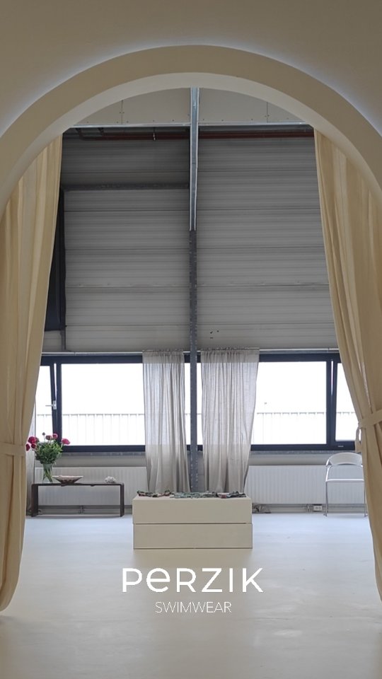 A recap of Saturday! The FIRST Perzik Pop-Up!🍑
With special thanks to @devrouwmetcamera, this space was PERFECT! To have this as a one-night little concept store made me incredibly happy. It looked beautiful and the company made it unforgettable.
Thinking about planning a second one in Rotterdam. 🍑👀✨
#perzikswimwear #swimwear #discoverplayfulness #zwemkleding #rotterdam #popup #party