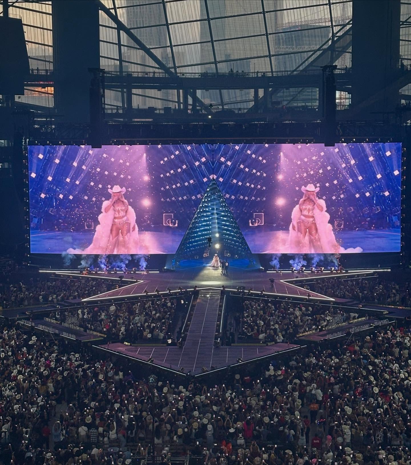 Cowboy Carter rides into Atlanta! Thursday night, Beyoncé—as always—brought the fire, but the women I rolled with brought the force. Happy to host a group of powerhouse women friends from around the region to see Queen Bey do her thing, so many of whom are the first to do what they are doing.
Nothing beats a night that celebrates freedom, pushes boundaries, and uplifts culture. 👑✨