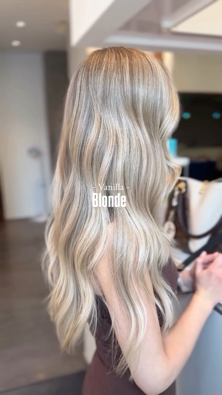 Vanilla blonde perfection
#hairinspo #vanillablonde #blondebalayage #blondehair #airtouchhighlights
