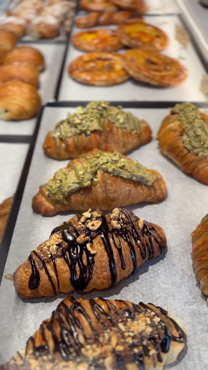 ✨ Baked with love, served with passion. 100% halal, 100% delicious. 🍰
.
.
.
#finsburypark #finchleycentral #londonfood #londonfoodies #breakfastlondon #brunchlondon #londonbakery